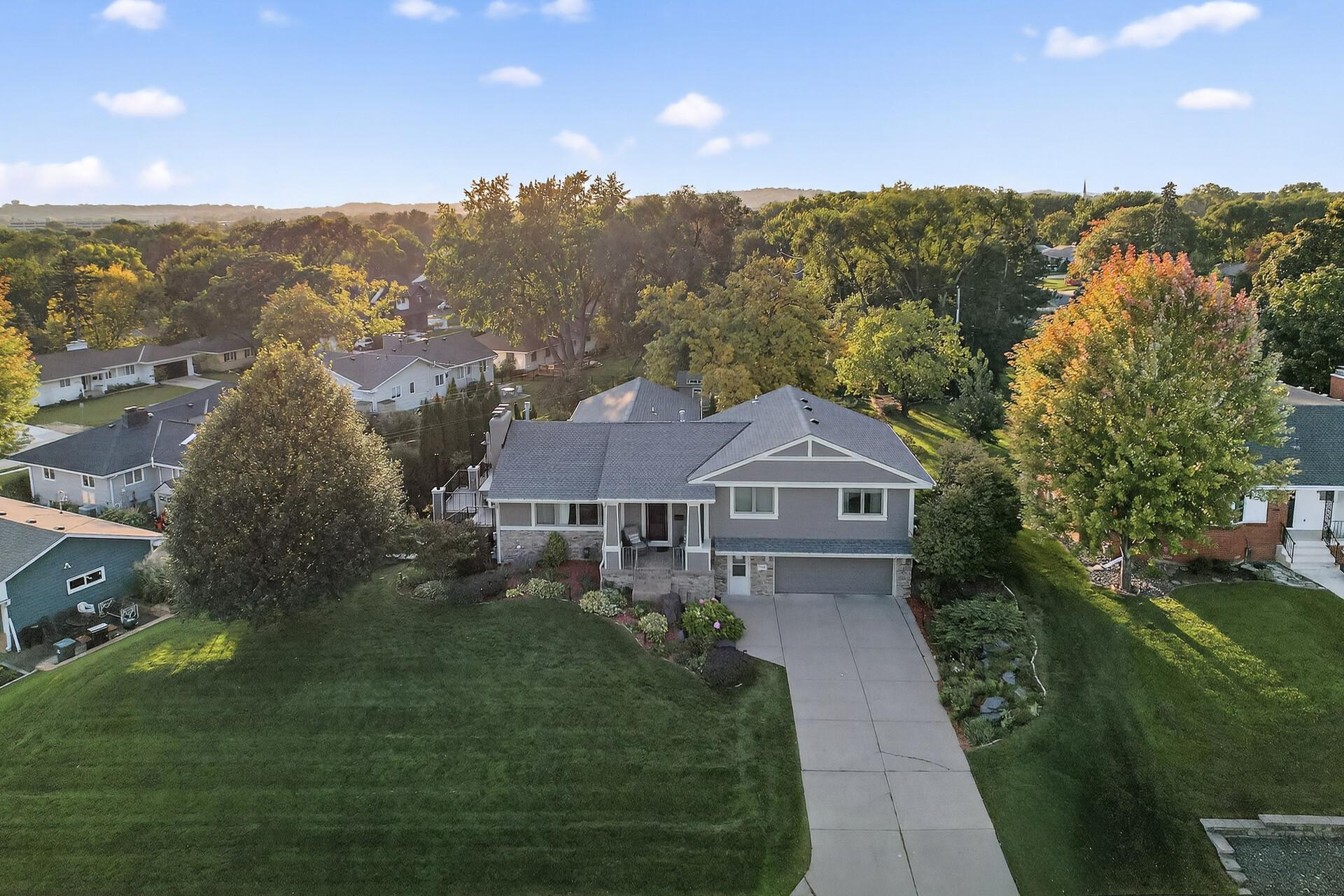 7040 Kellogg Ave, Edina, MN 55435