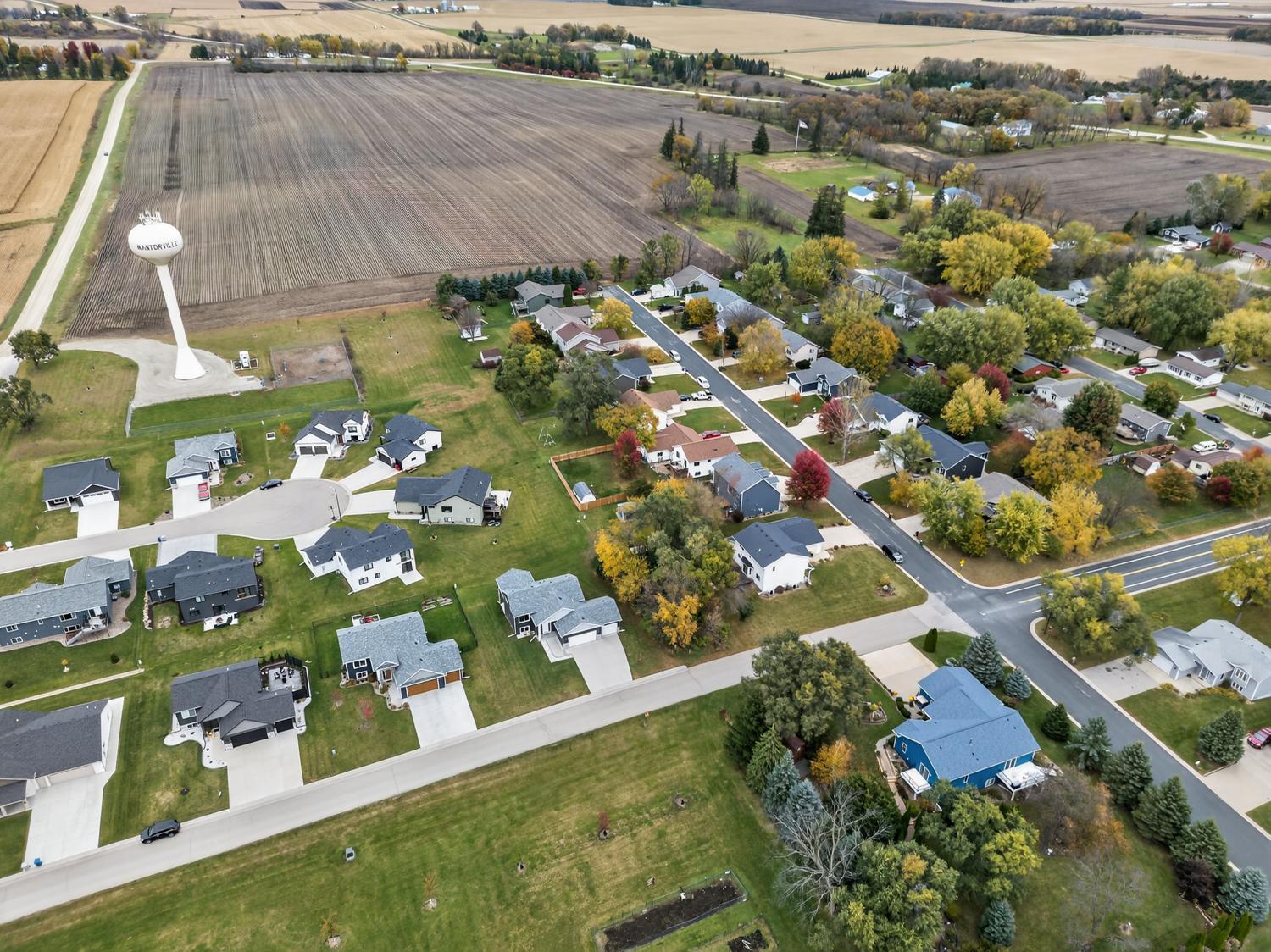 412 9th St W, Mantorville, MN 55955