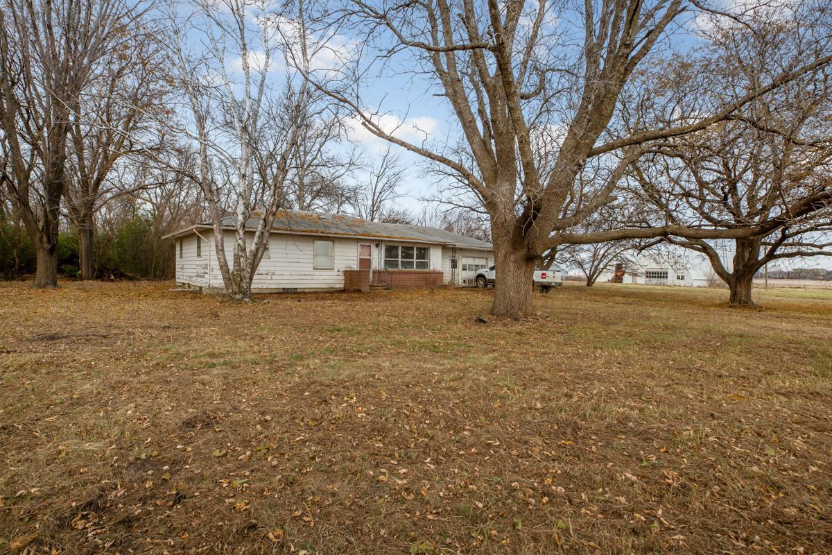 14793 160th St, Walnut Grove, MN 56180
