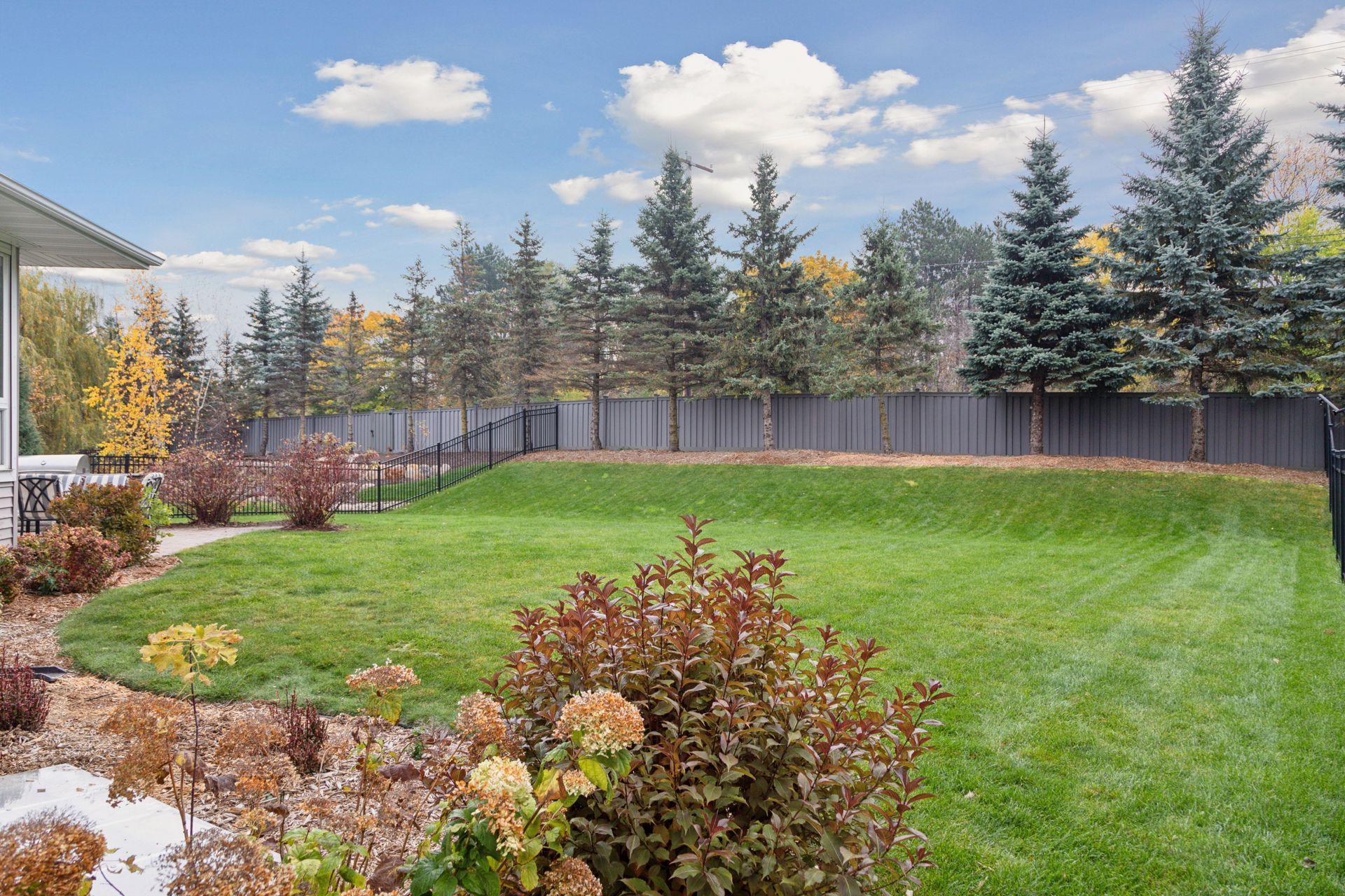 348 Crowley Cir, West Saint Paul, MN 55118