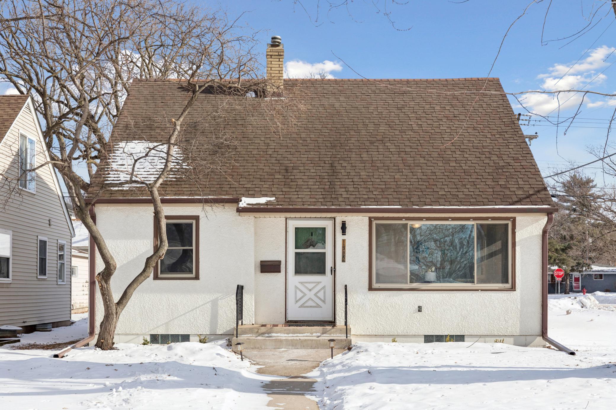 1922 Malvern St, Lauderdale, MN 55113