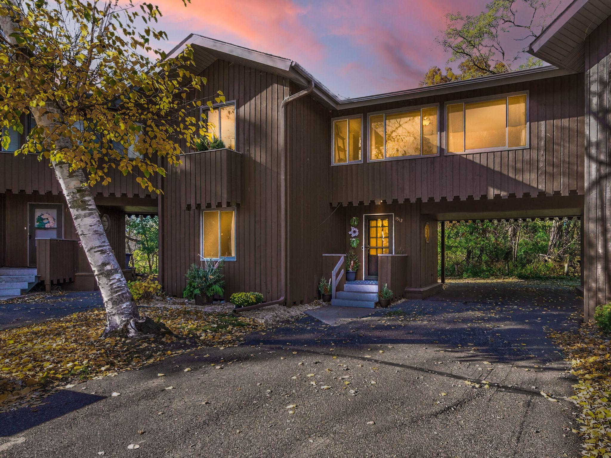 1512 S Timber Rg NE, Fridley, MN 55432