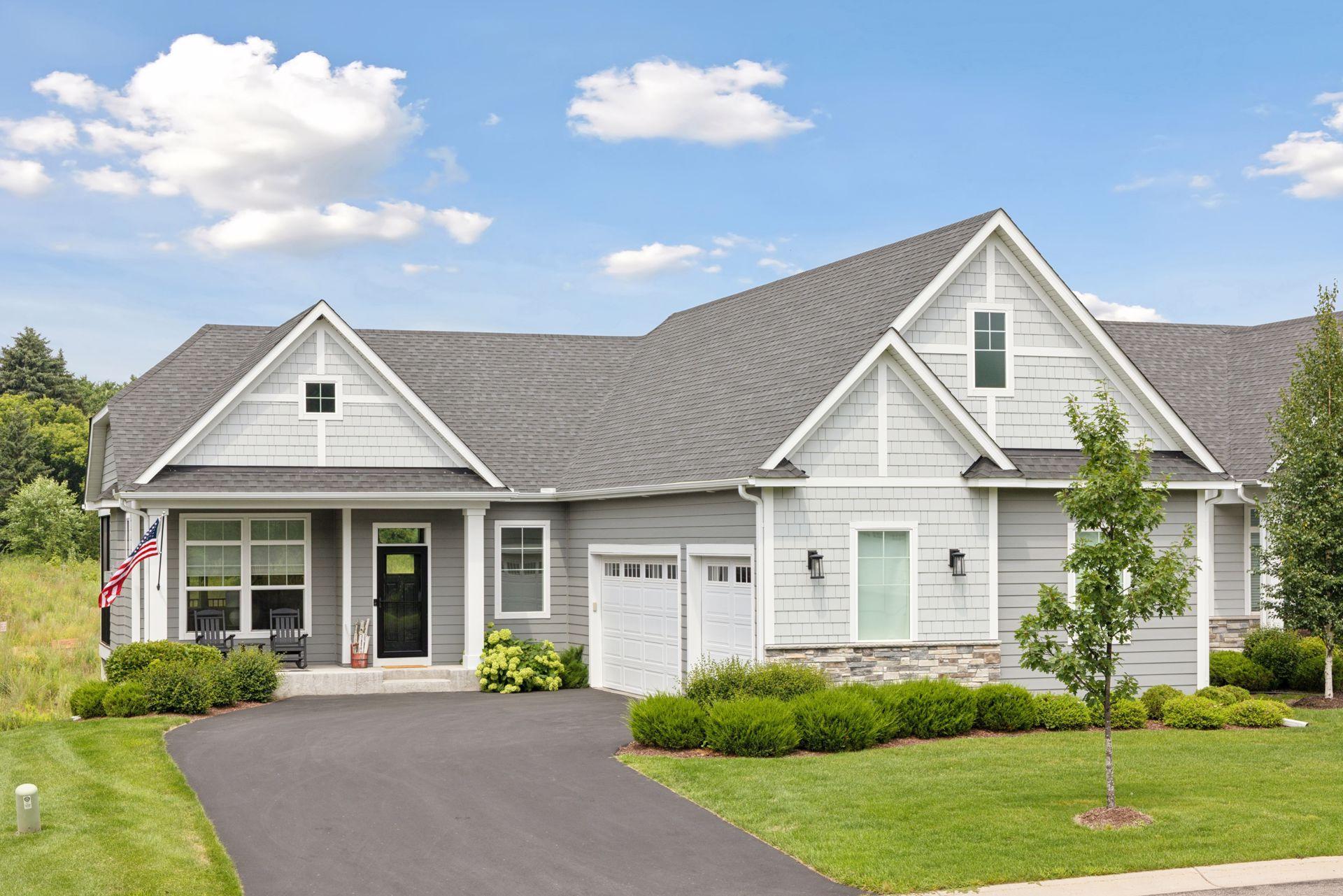 25 Summit Farm Ln, Gem Lake, MN 55110