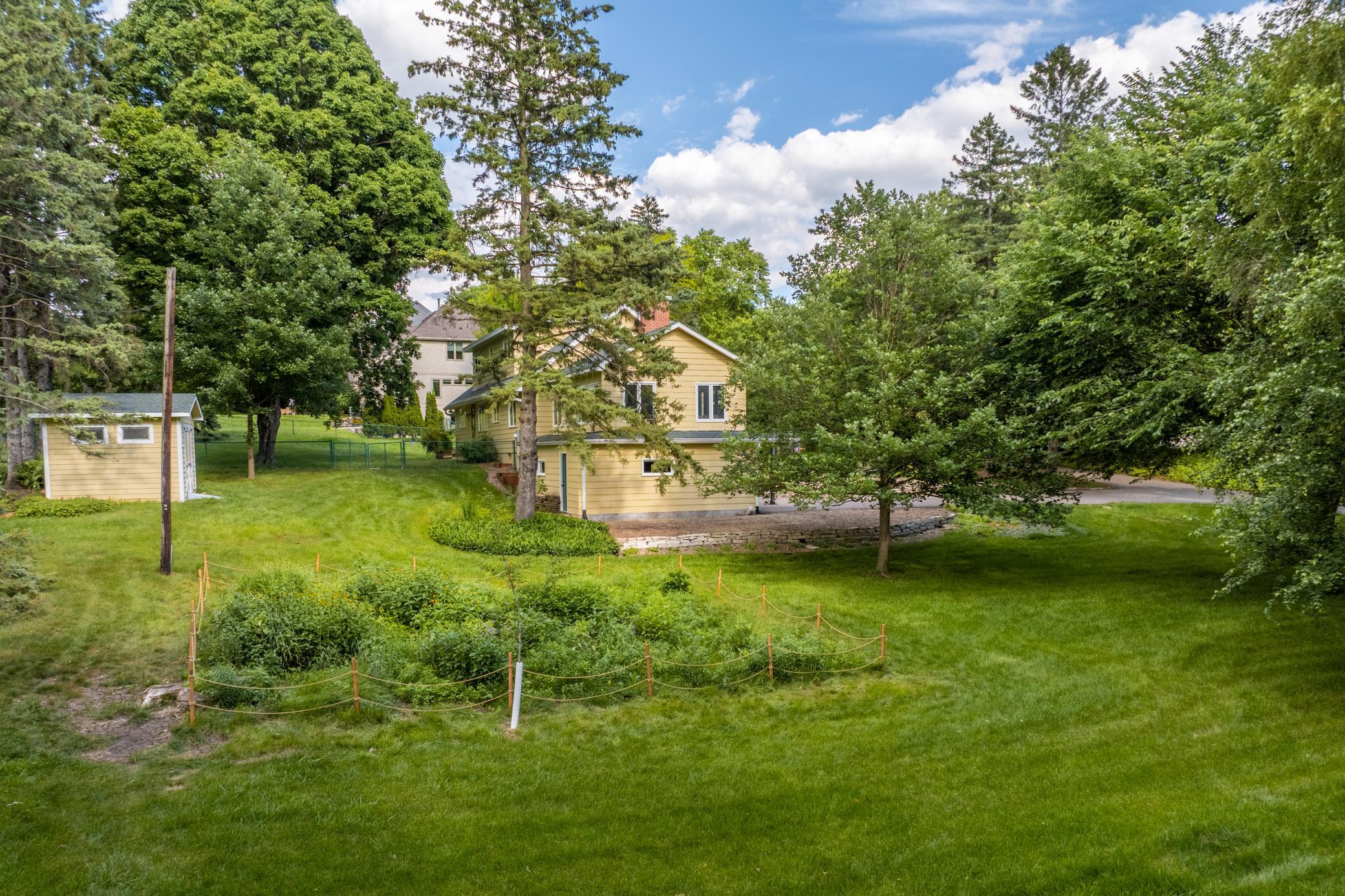 2275 Linner Rd, Wayzata, MN 55391