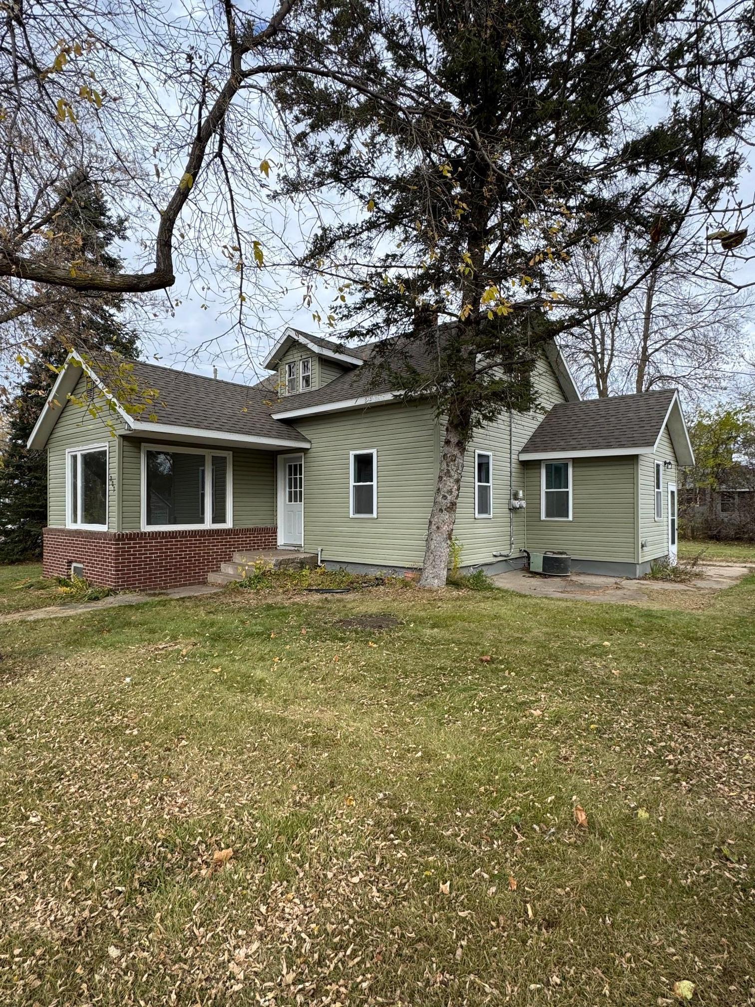 203 2nd Ave N, Dent, MN 56528