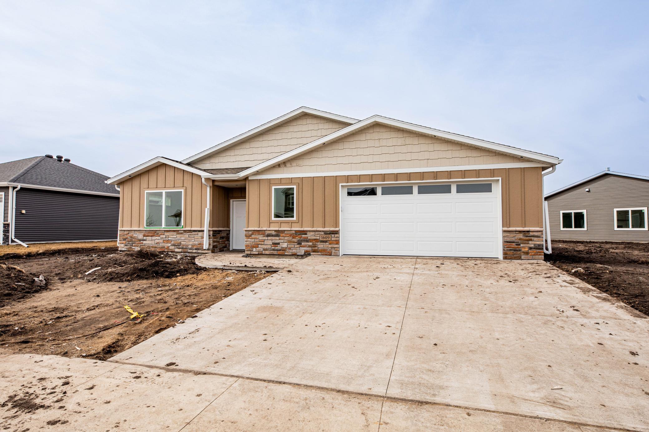 1609 5th Ave NE, Dilworth, MN 56529