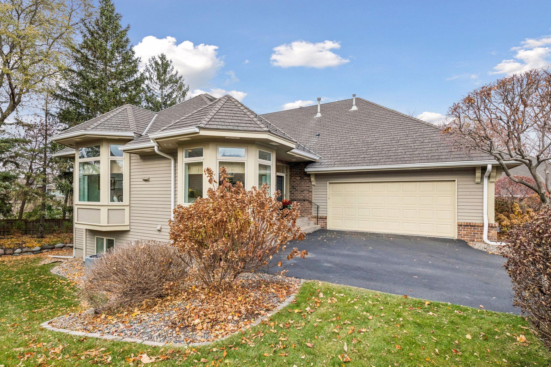 375 Waycliffe Dr S, Wayzata, MN 55391