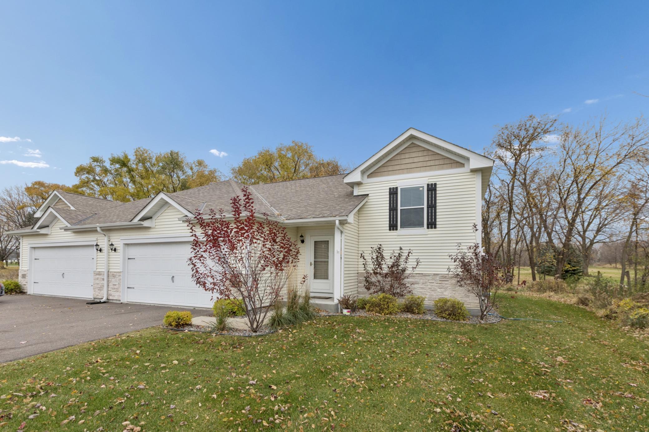 995 Fox Ave, Montrose, MN 55363