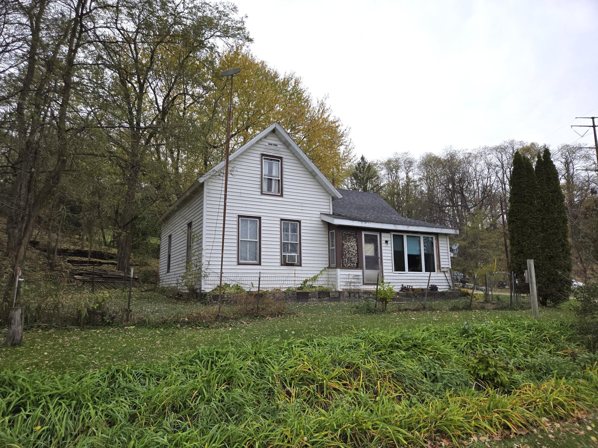 S3575 County Road P, Fountain City, WI 54629