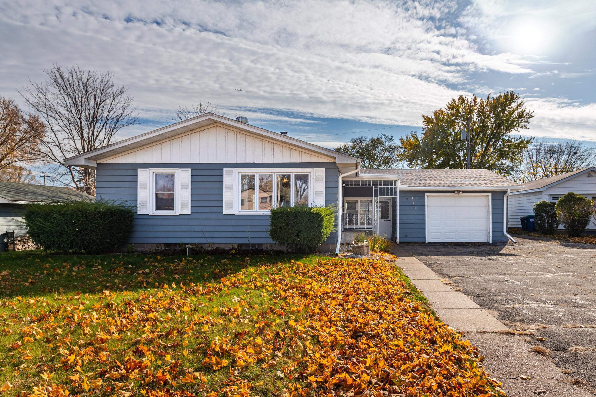 708 Spillway Dr, La Crosse, WI 54603