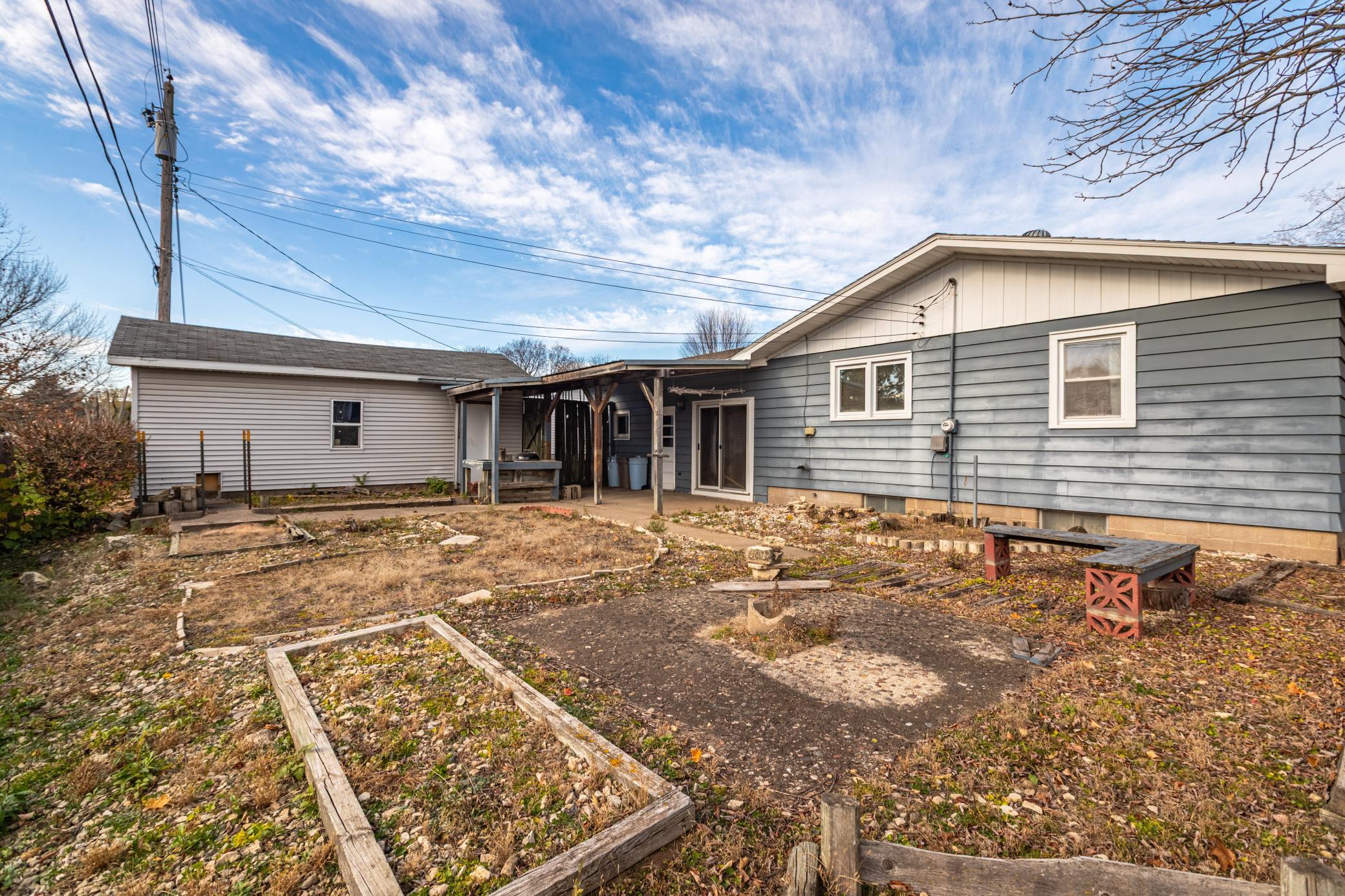 708 Spillway Dr, La Crosse, WI 54603