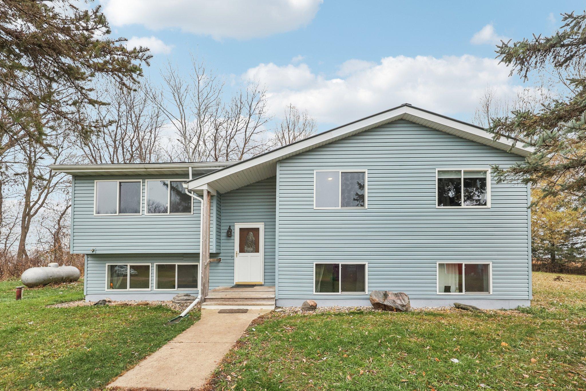17385 142nd St, Hamburg, MN 55339