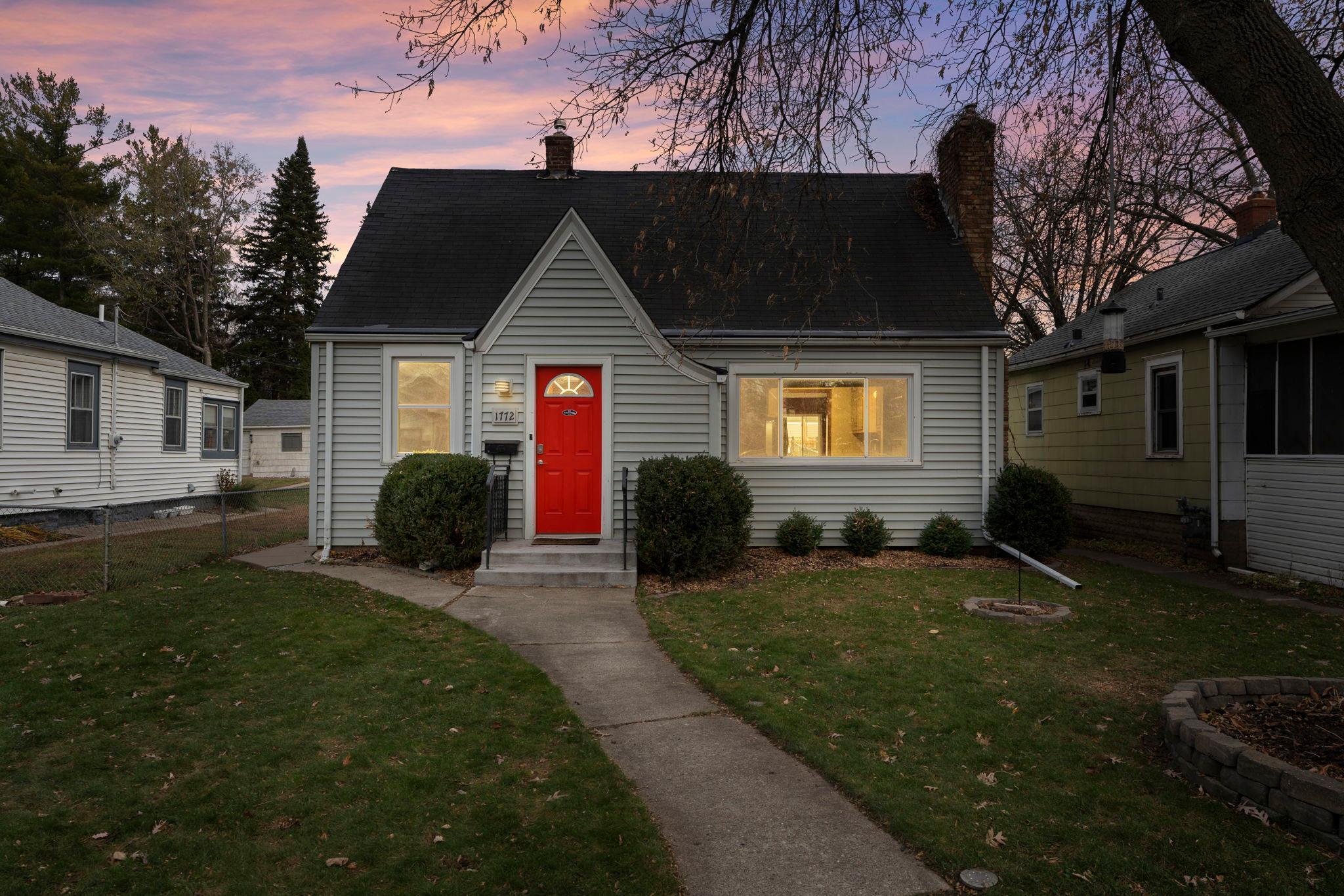 1772 Eustis St, Lauderdale, MN 55113