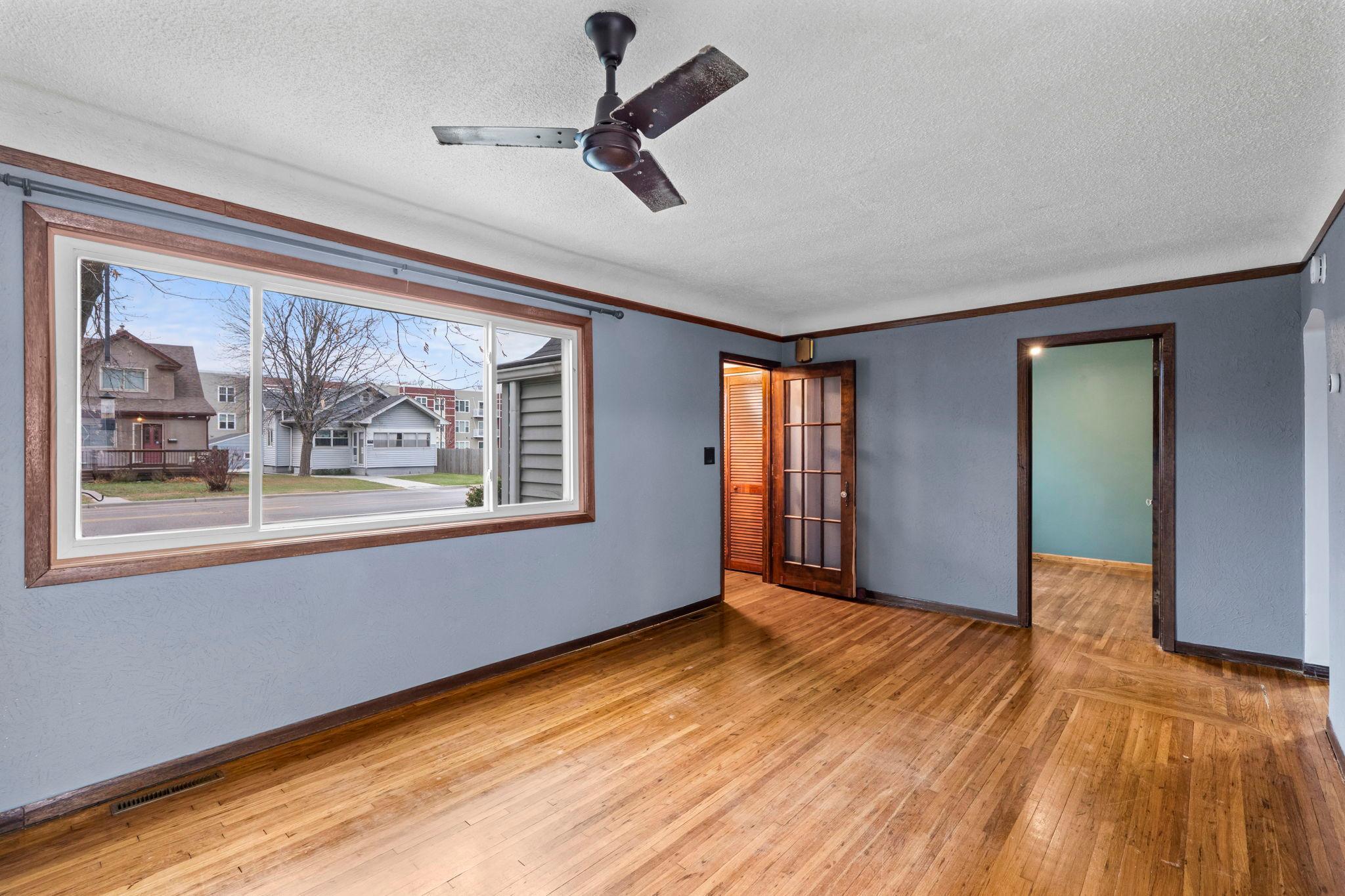 1772 Eustis St, Lauderdale, MN 55113