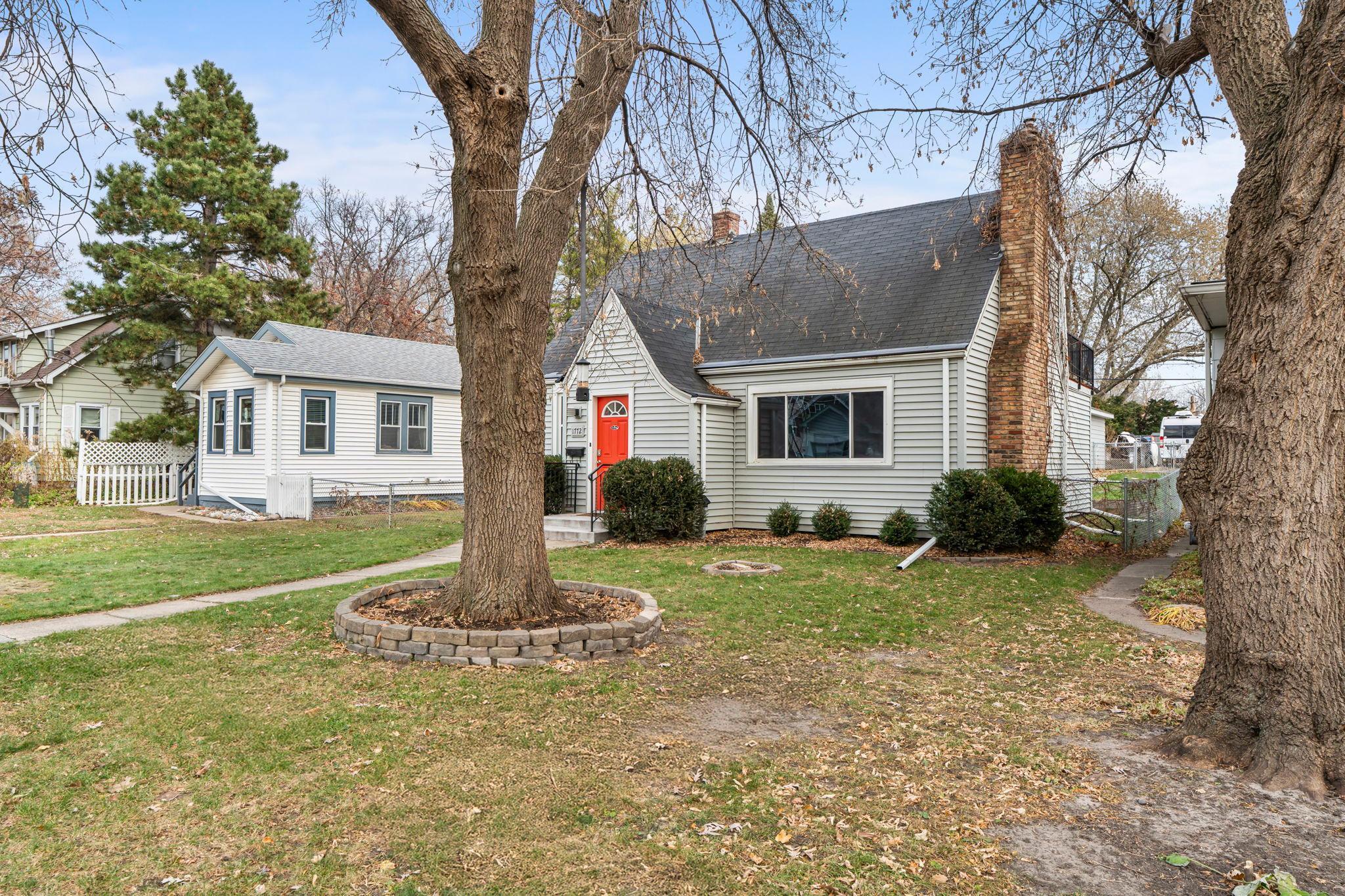 1772 Eustis St, Lauderdale, MN 55113