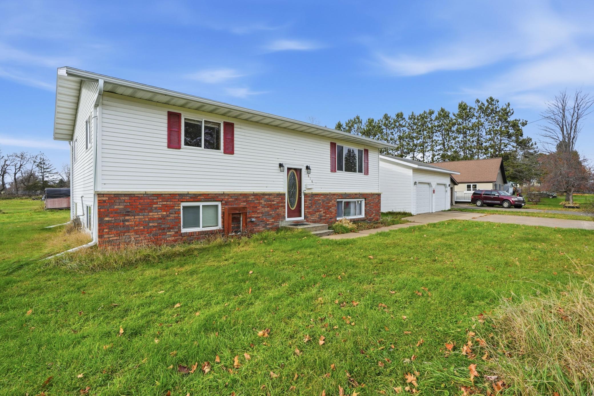 816 E 9th St S, Ladysmith, WI 54848