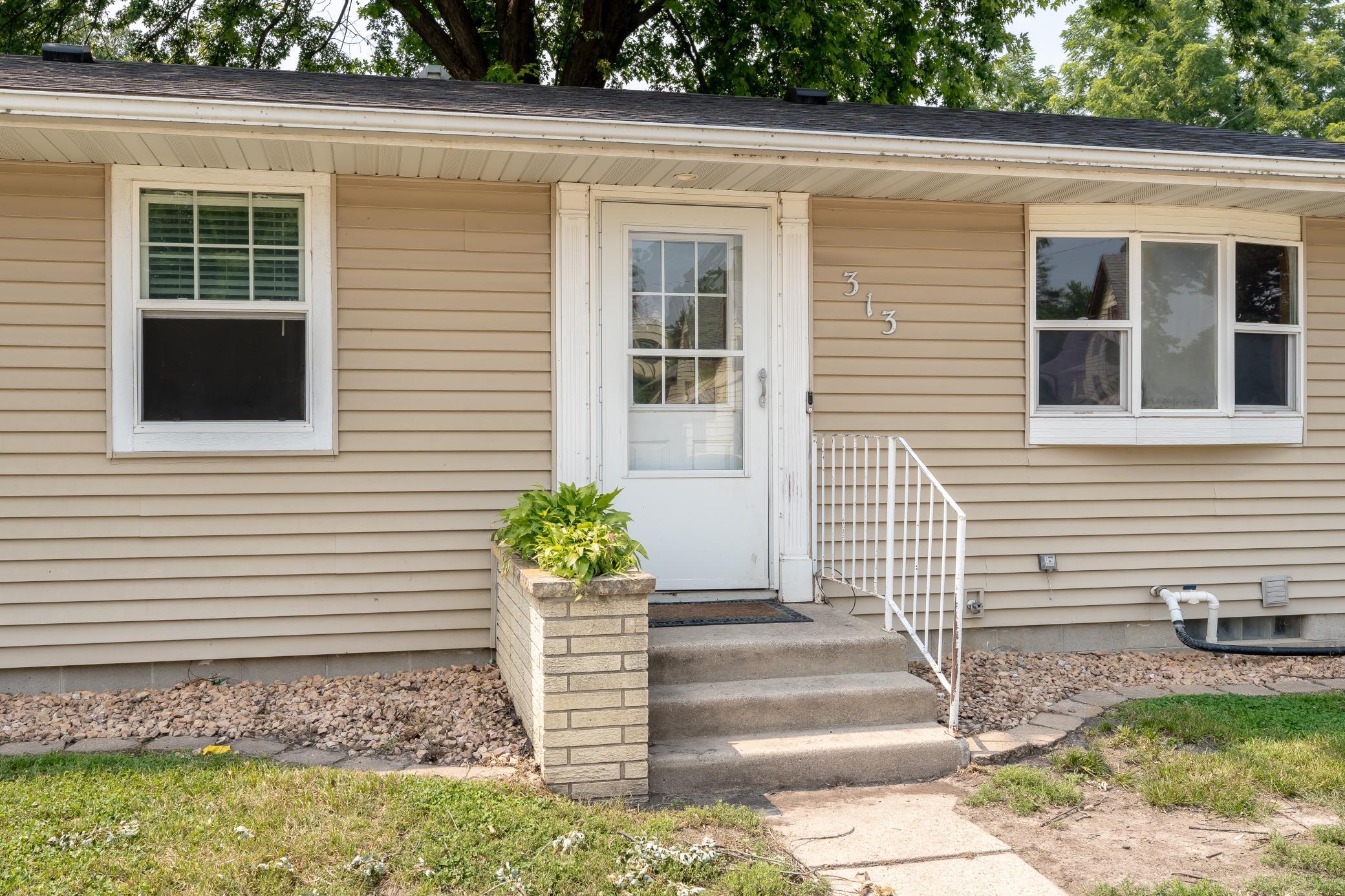 313 Lake Ave N, Silver Lake, MN 55381