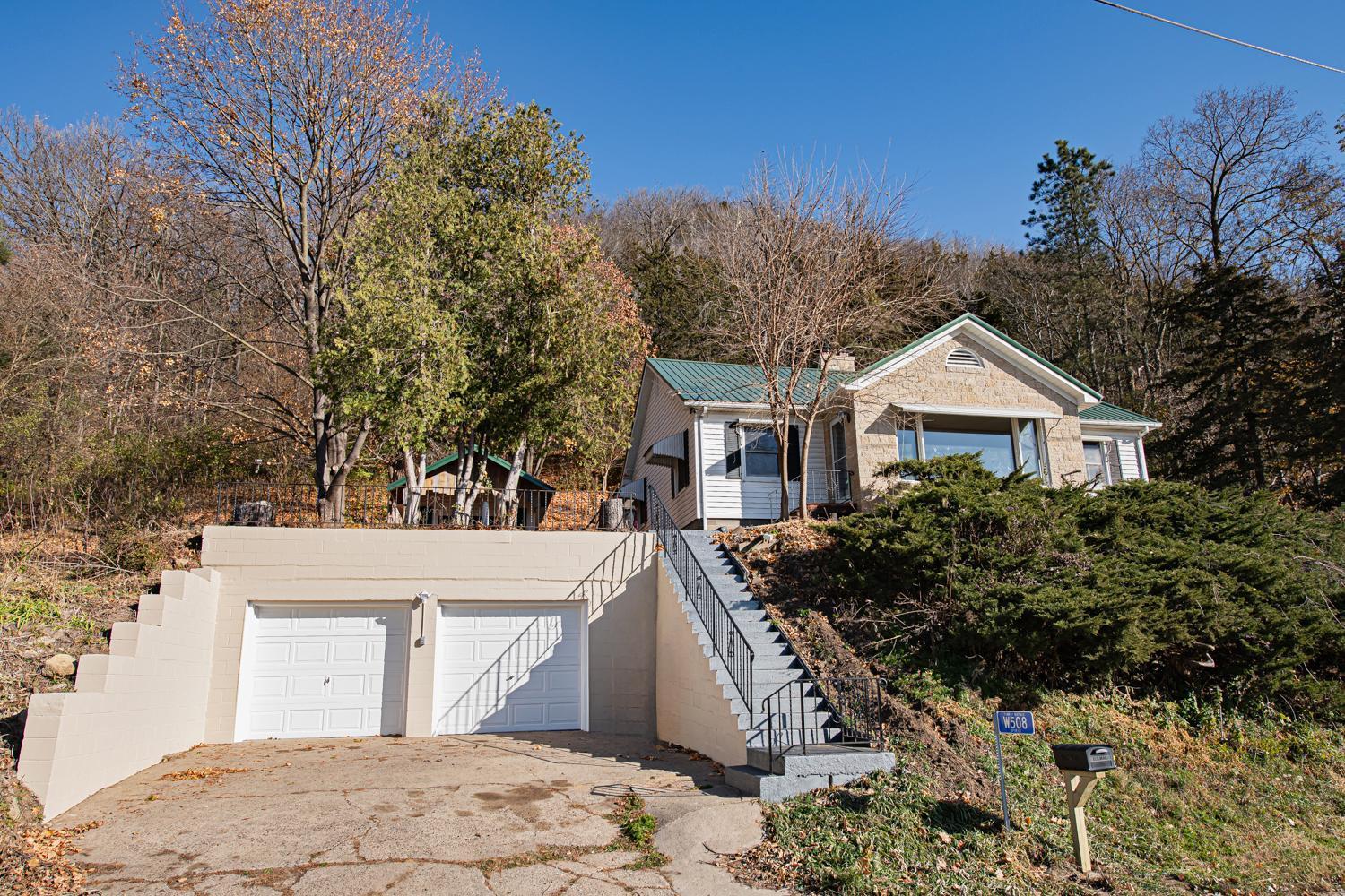 W508 Spur Ln, Fountain City, WI 54629