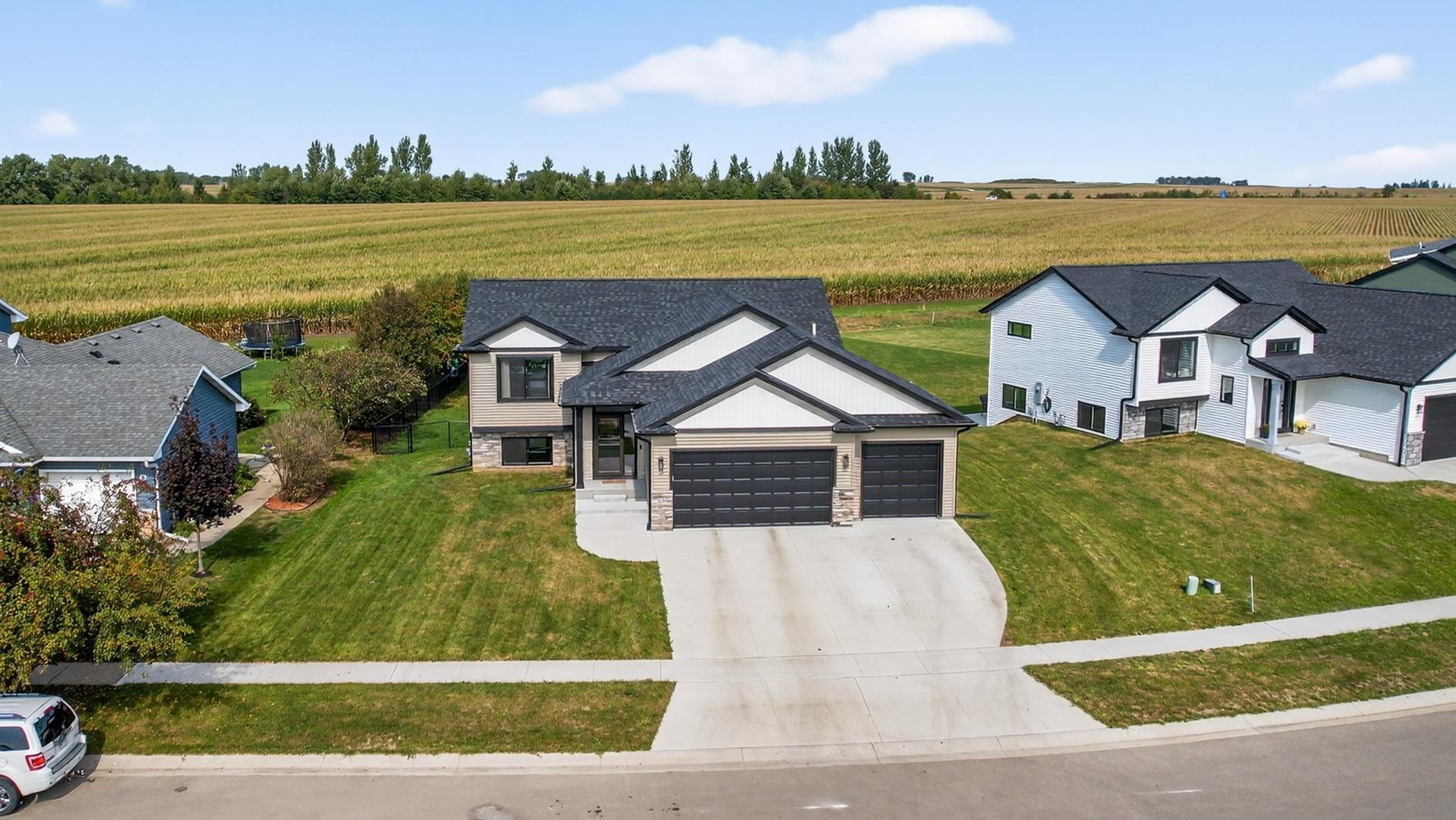 2221 Petersen Dr NW, Stewartville, MN 55976