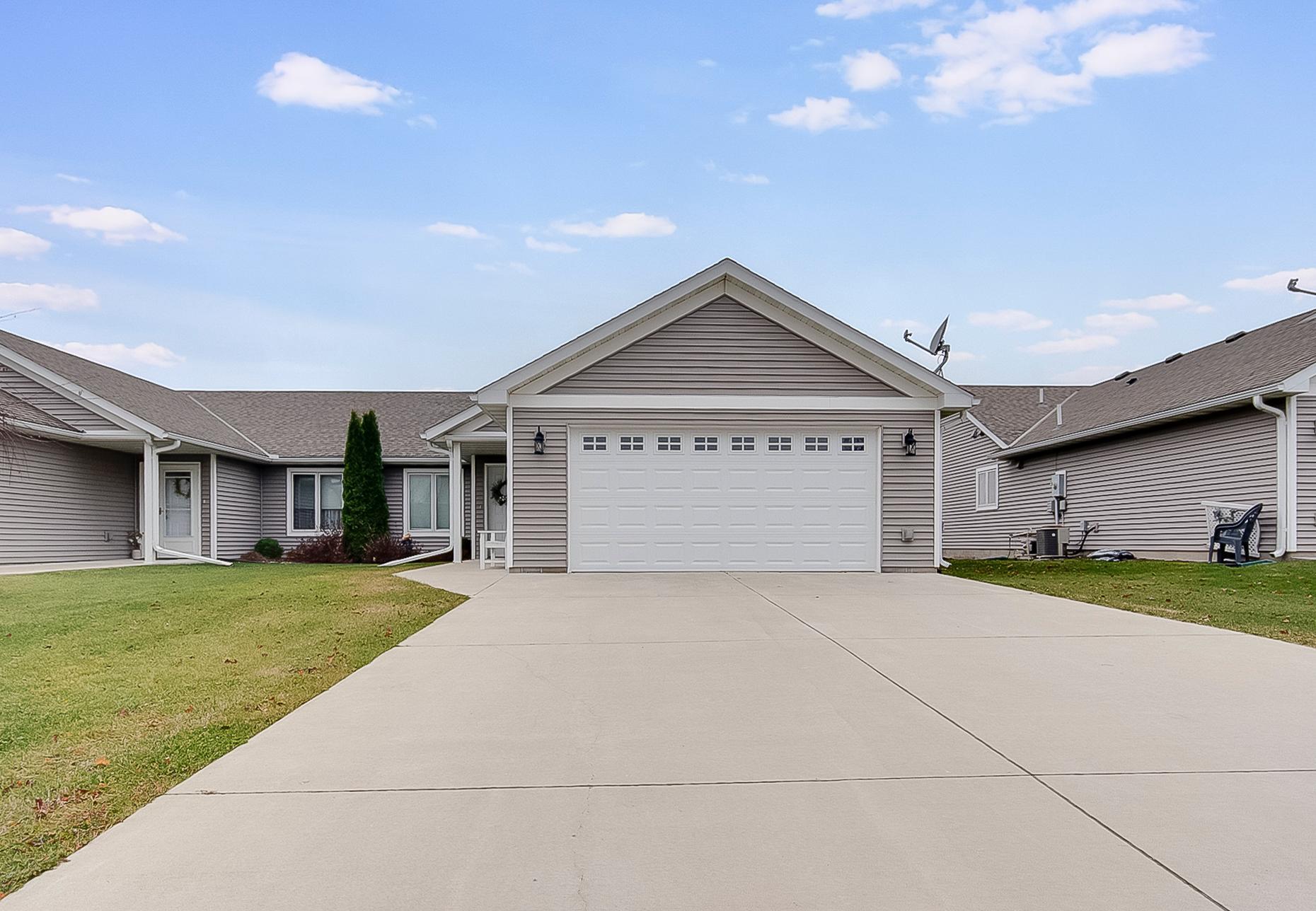724 State St, Kenyon, MN 55946