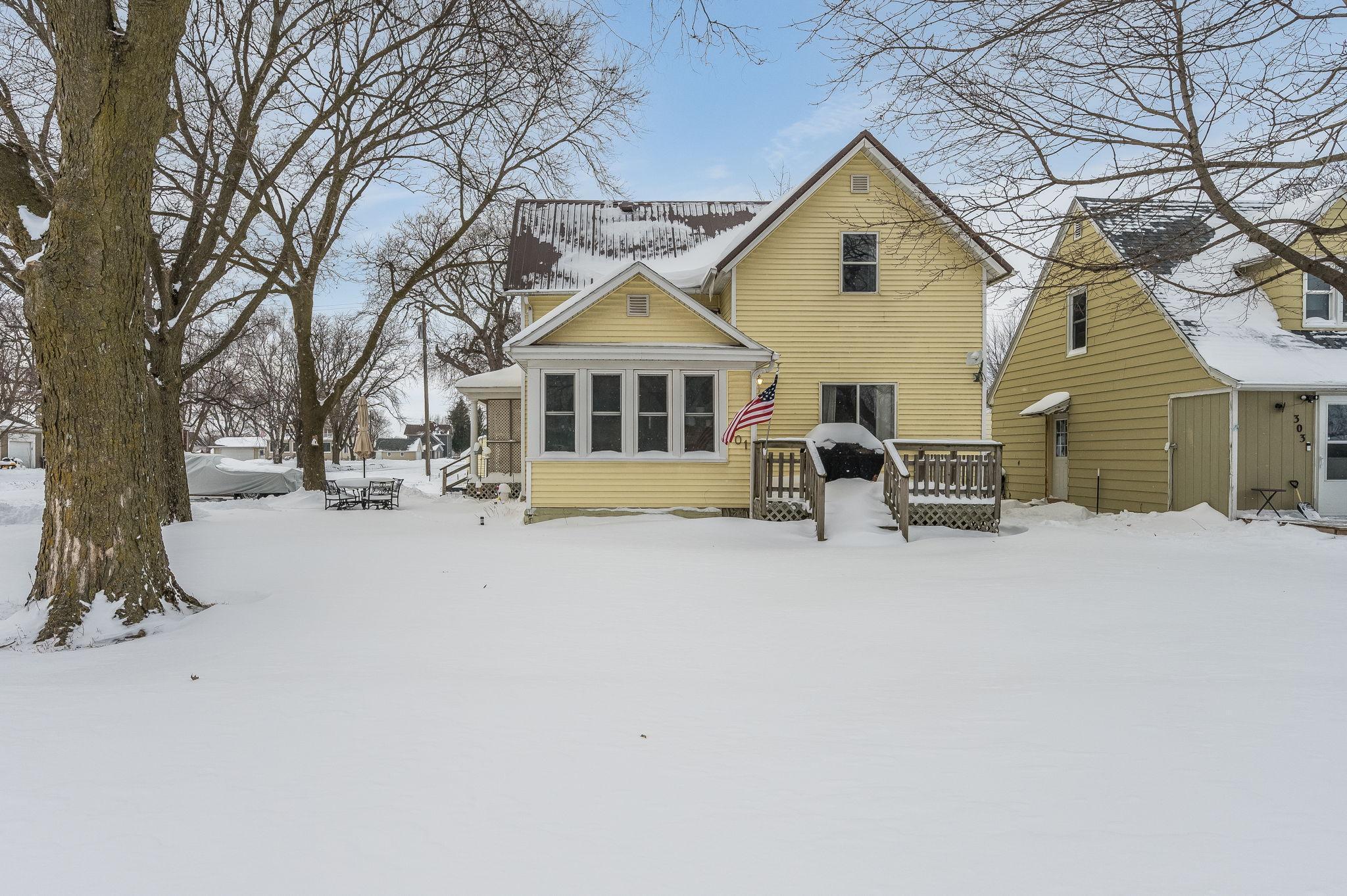 301 Dugan St N, Welcome, MN 56181