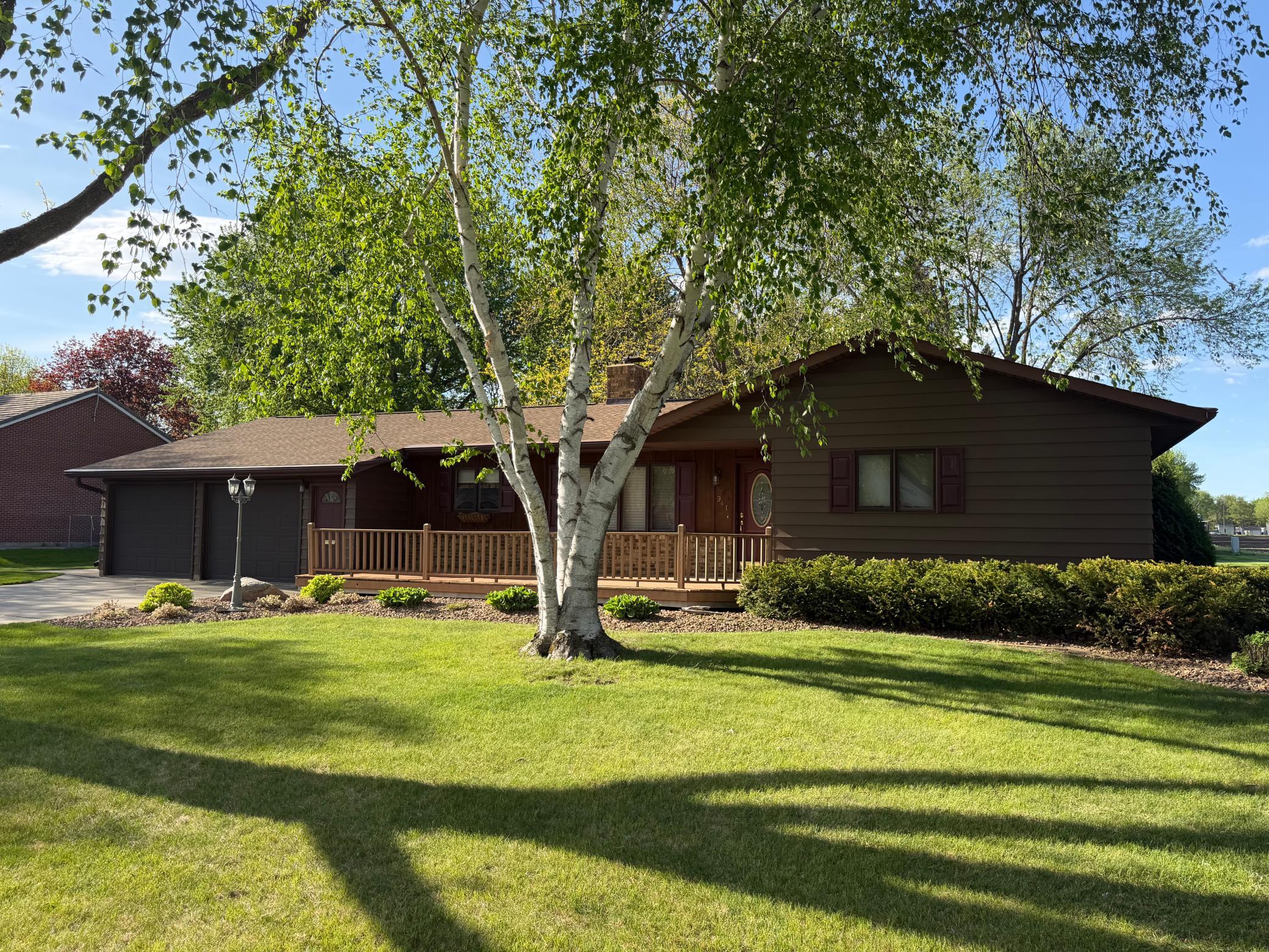 941 Mary Ave, Willmar, MN 56201