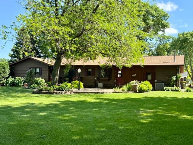 941 Mary Ave, Willmar, MN 56201
