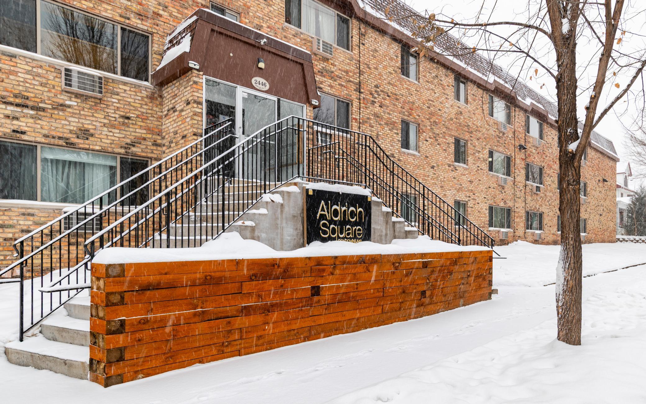 2446 Aldrich Ave S #105, Minneapolis, MN 55405