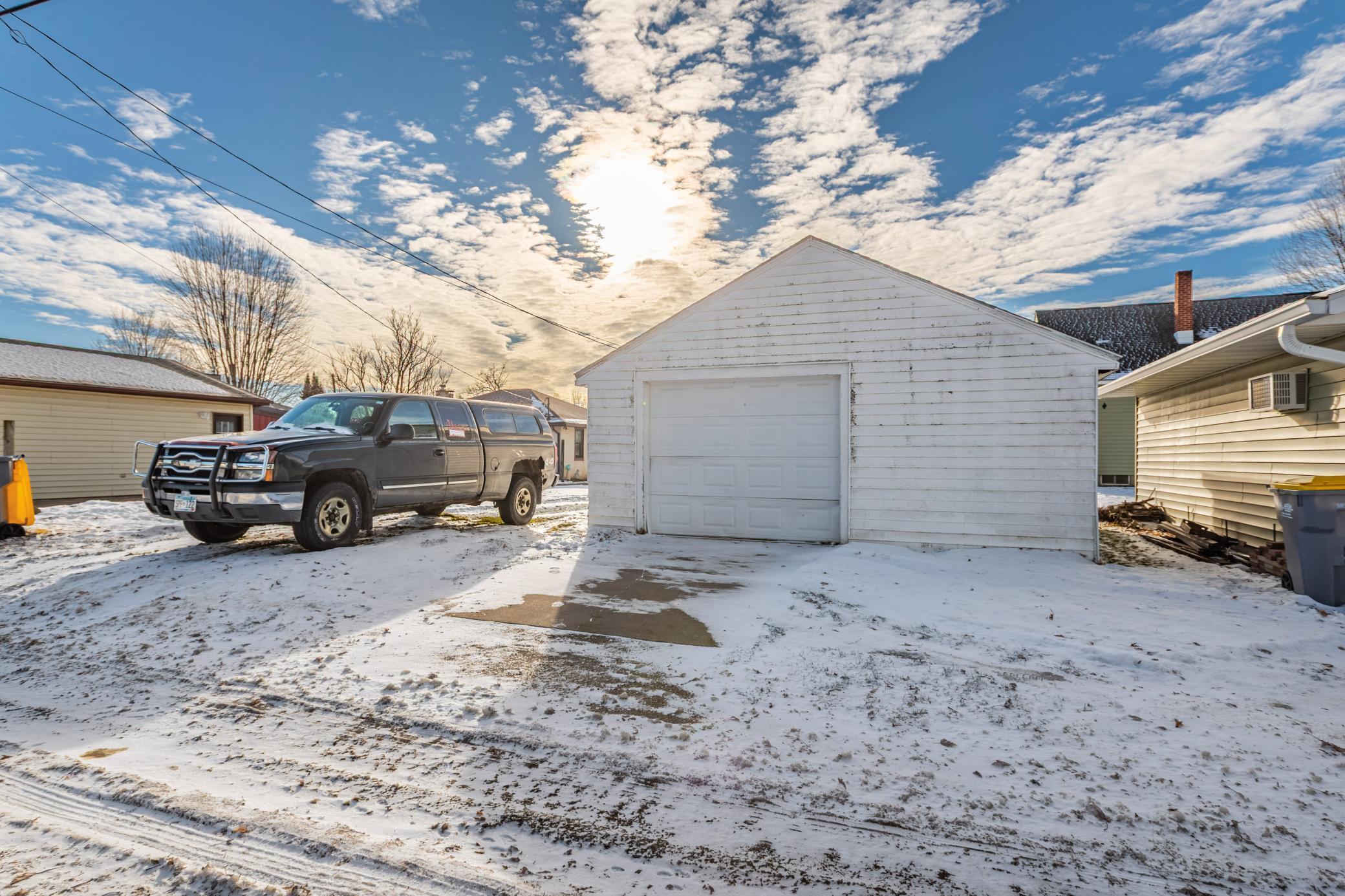 510 N 1st St, La Crescent, MN 55947