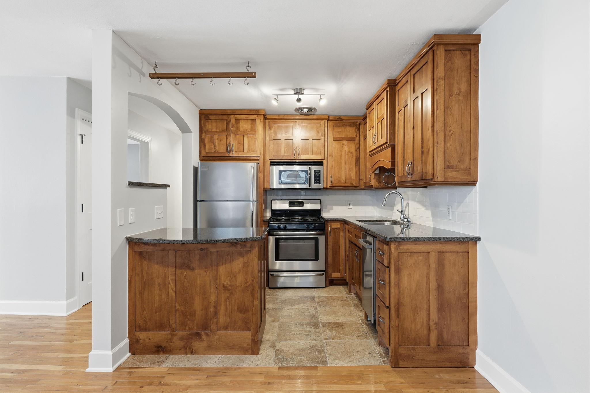 2507 Bryant Ave S #103, Minneapolis, MN 55405