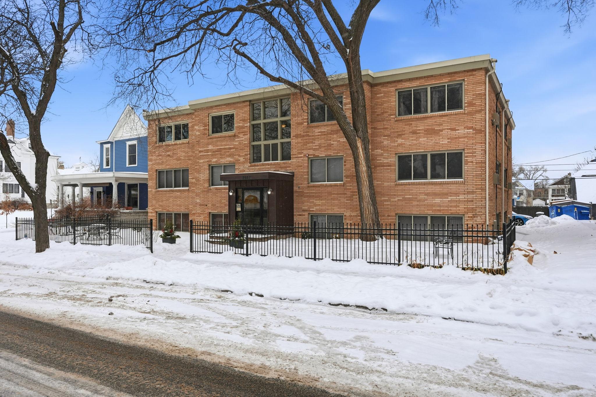 2507 Bryant Ave S #103, Minneapolis, MN 55405