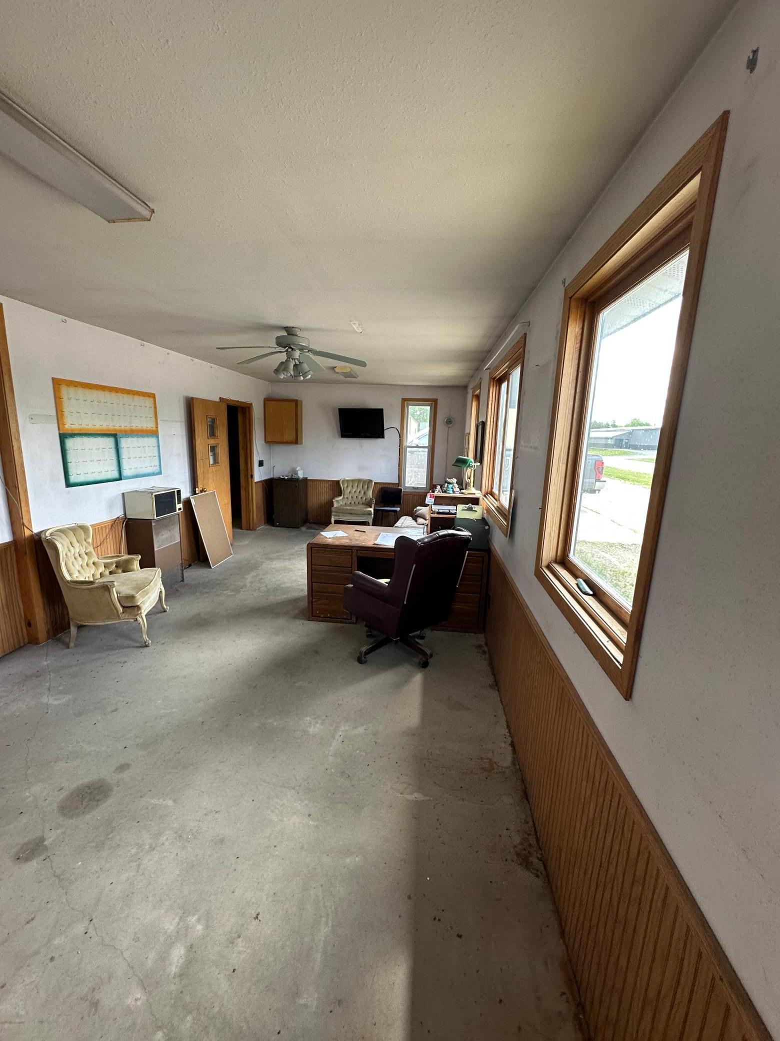 900 2nd St NW, Baudette, MN 56623
