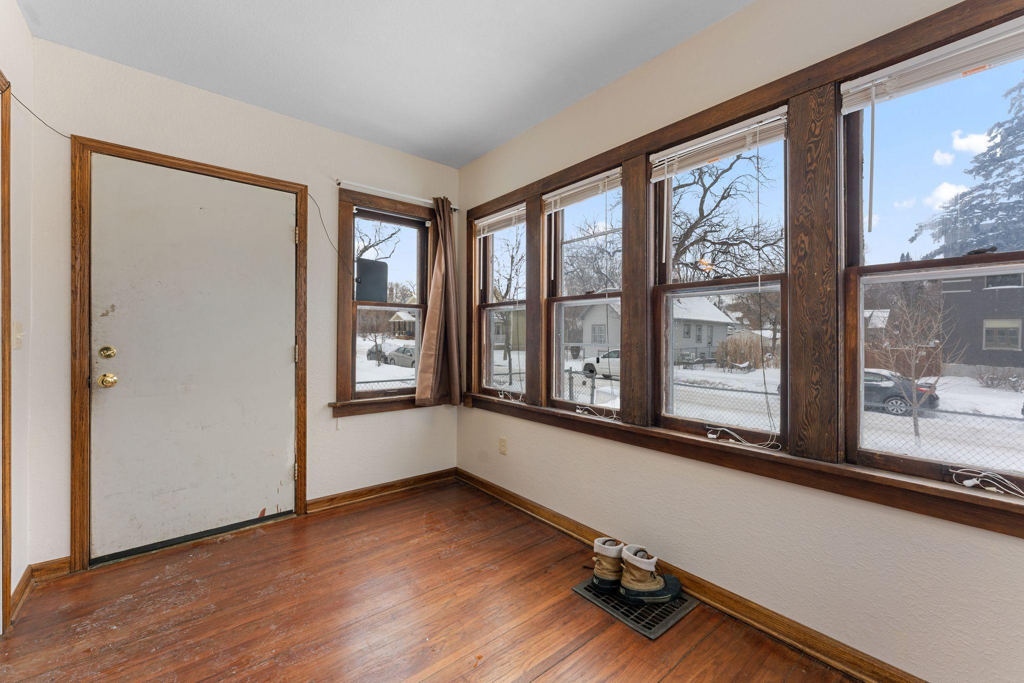 422 Logan Ave N, Minneapolis, MN 55405