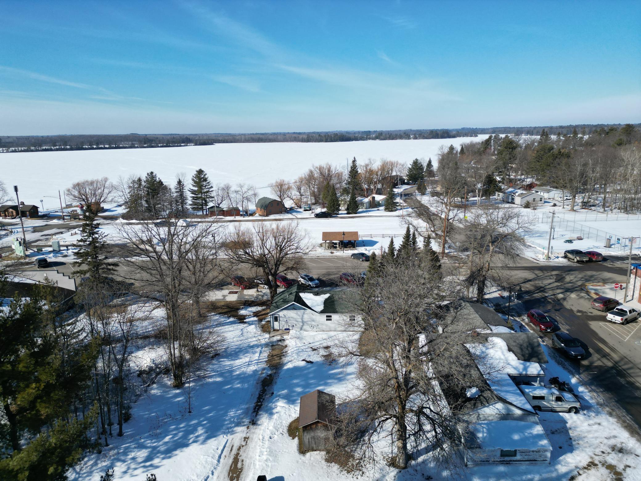 136 1st St N, Hackensack, MN 56452