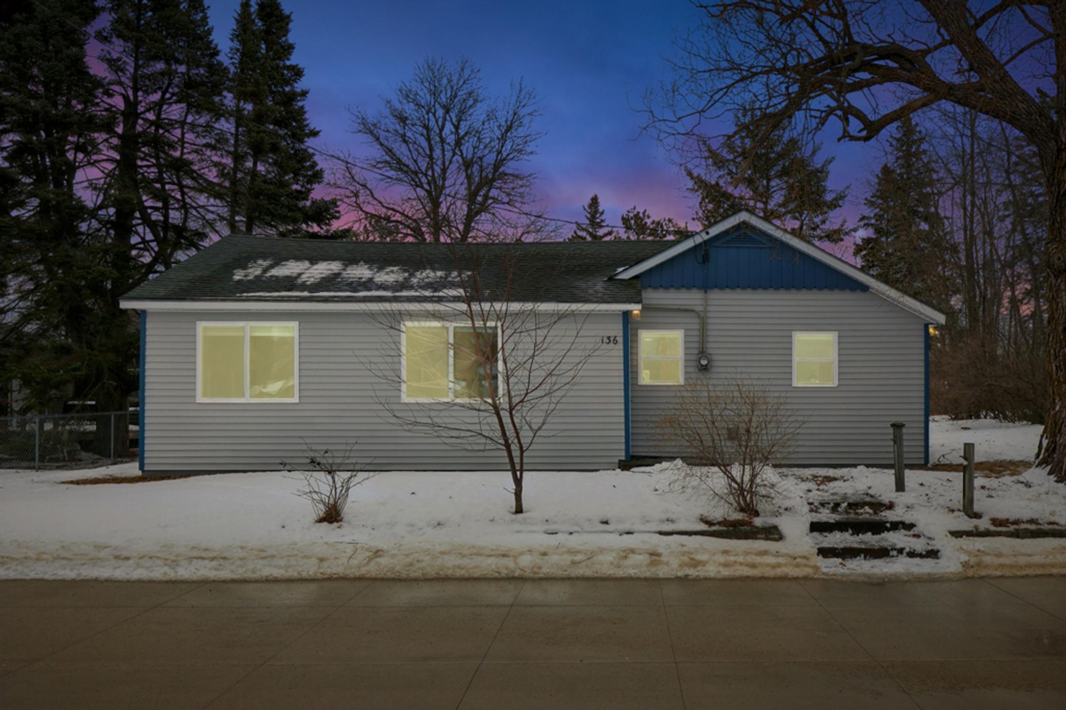 136 1st St N, Hackensack, MN 56452