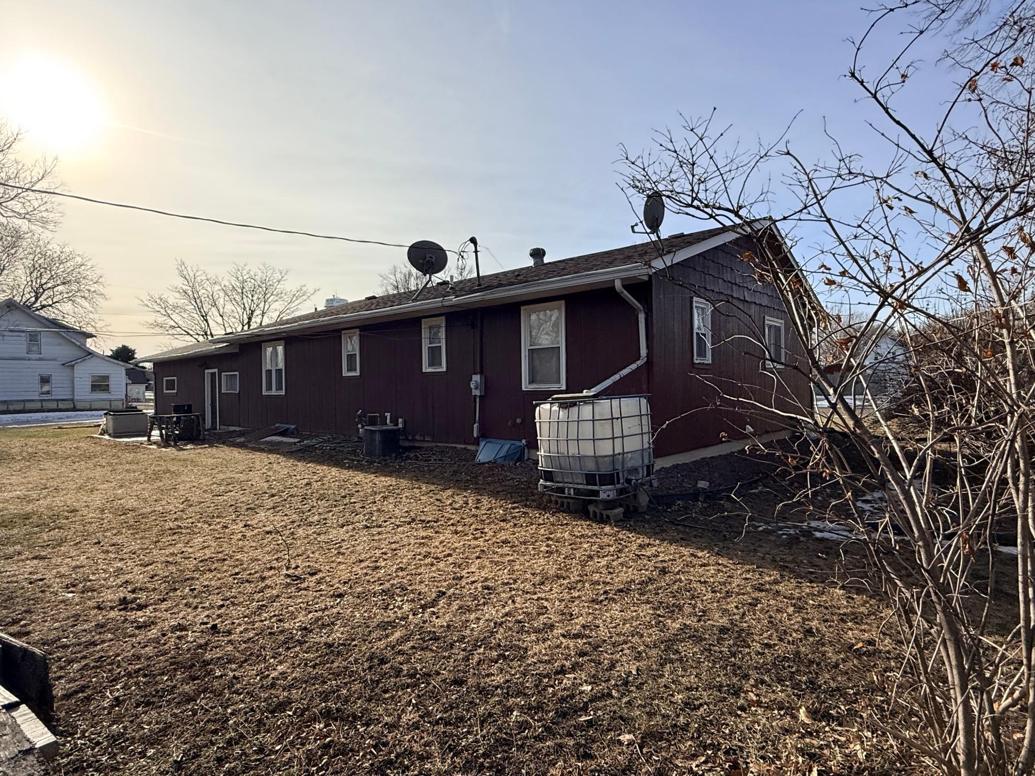 180 6th St, Walnut Grove, MN 56180