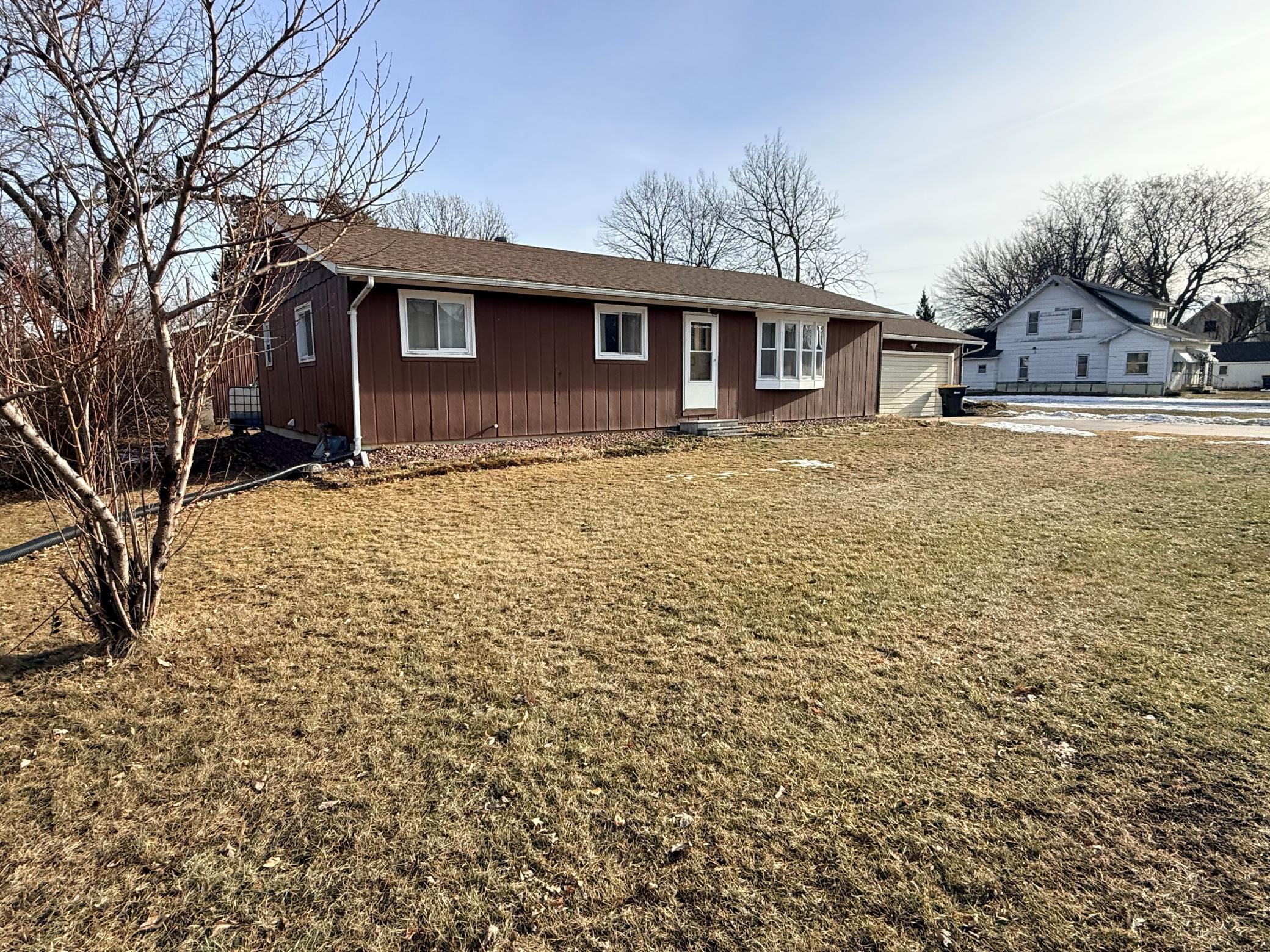 180 6th St, Walnut Grove, MN 56180