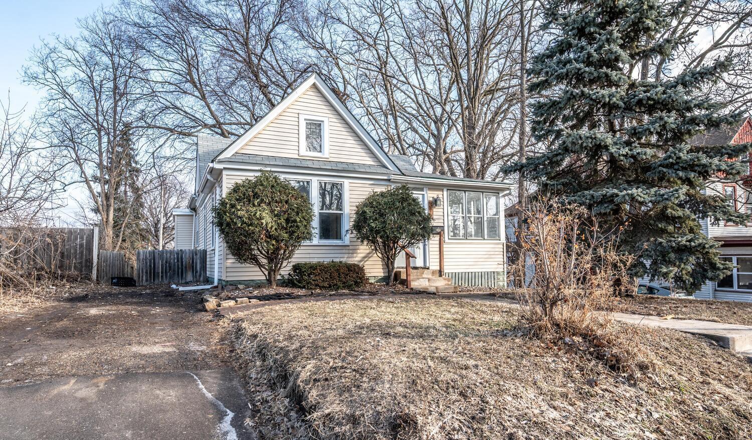315 Annapolis St W, Saint Paul, MN 55118