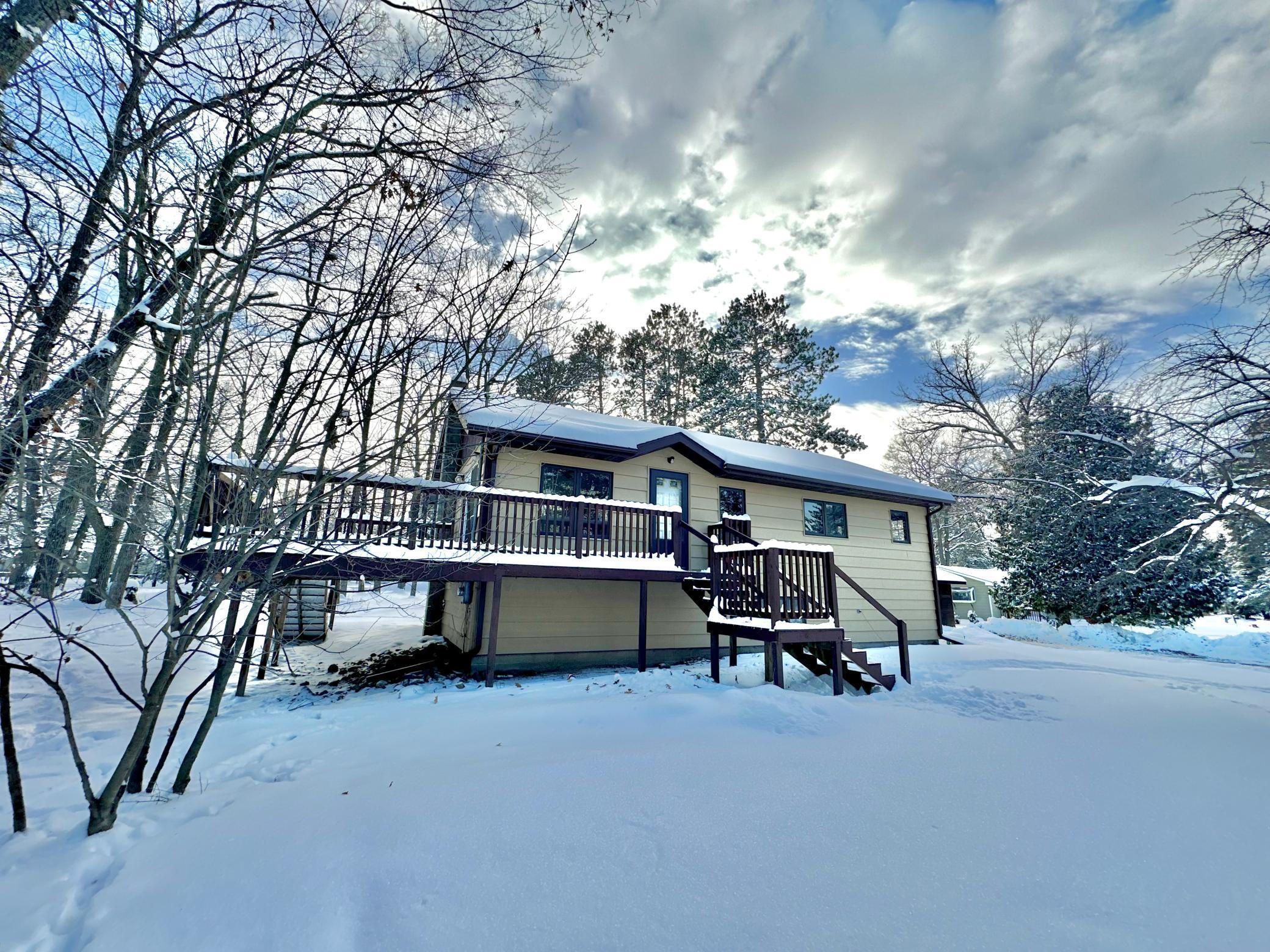 209 Lakeshore Dr W, Hackensack, MN 56452
