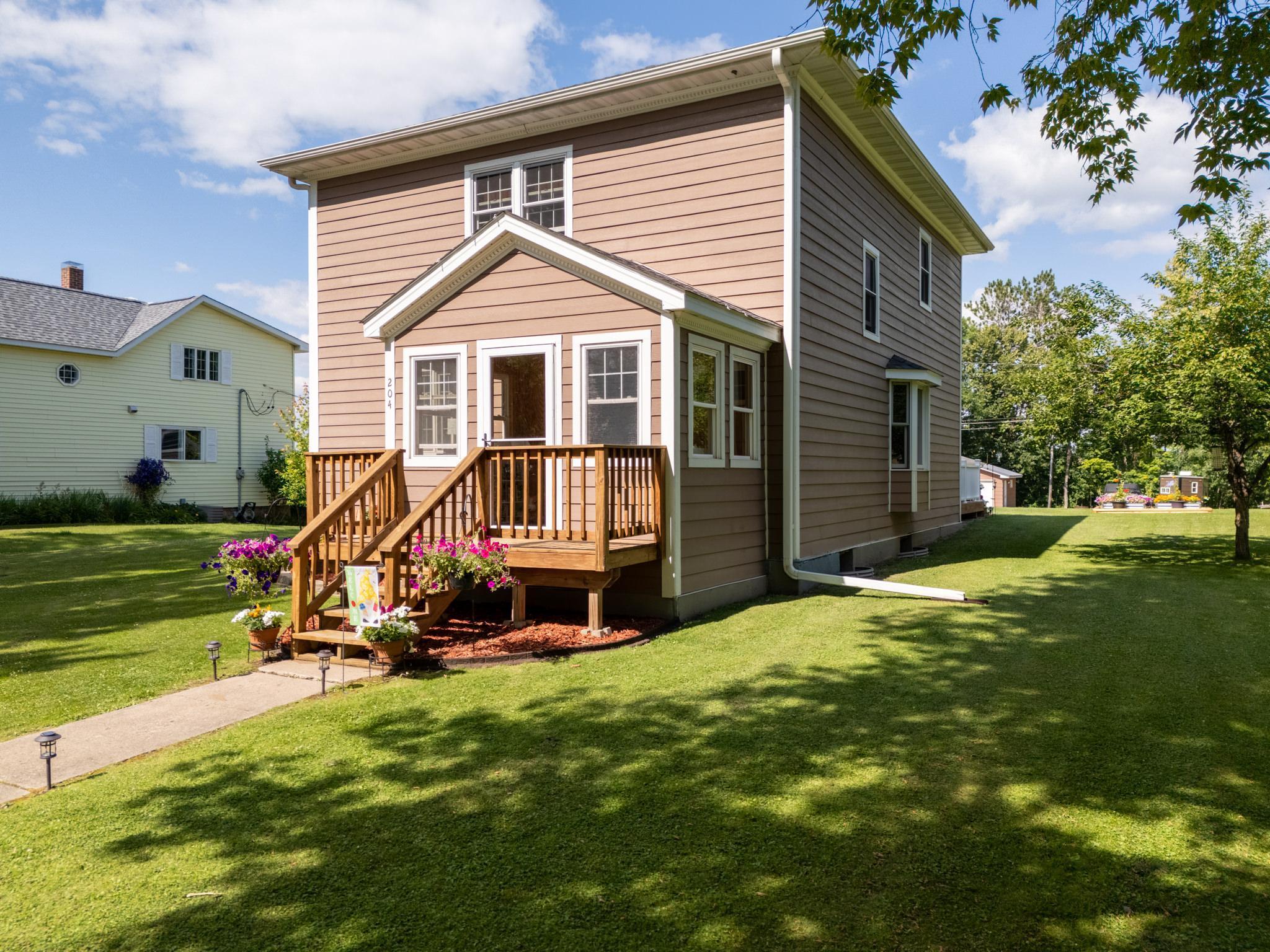 204 Hartley St, Coleraine, MN 55722