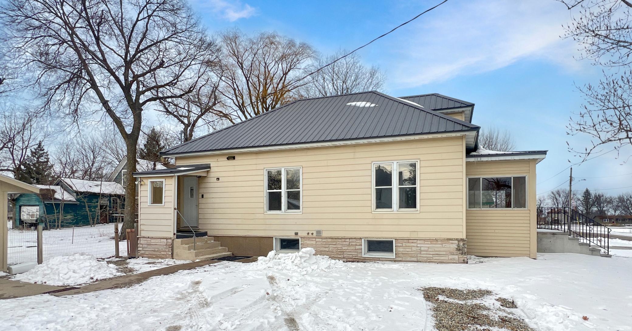 127 2nd St NW, Winnebago, MN 56098