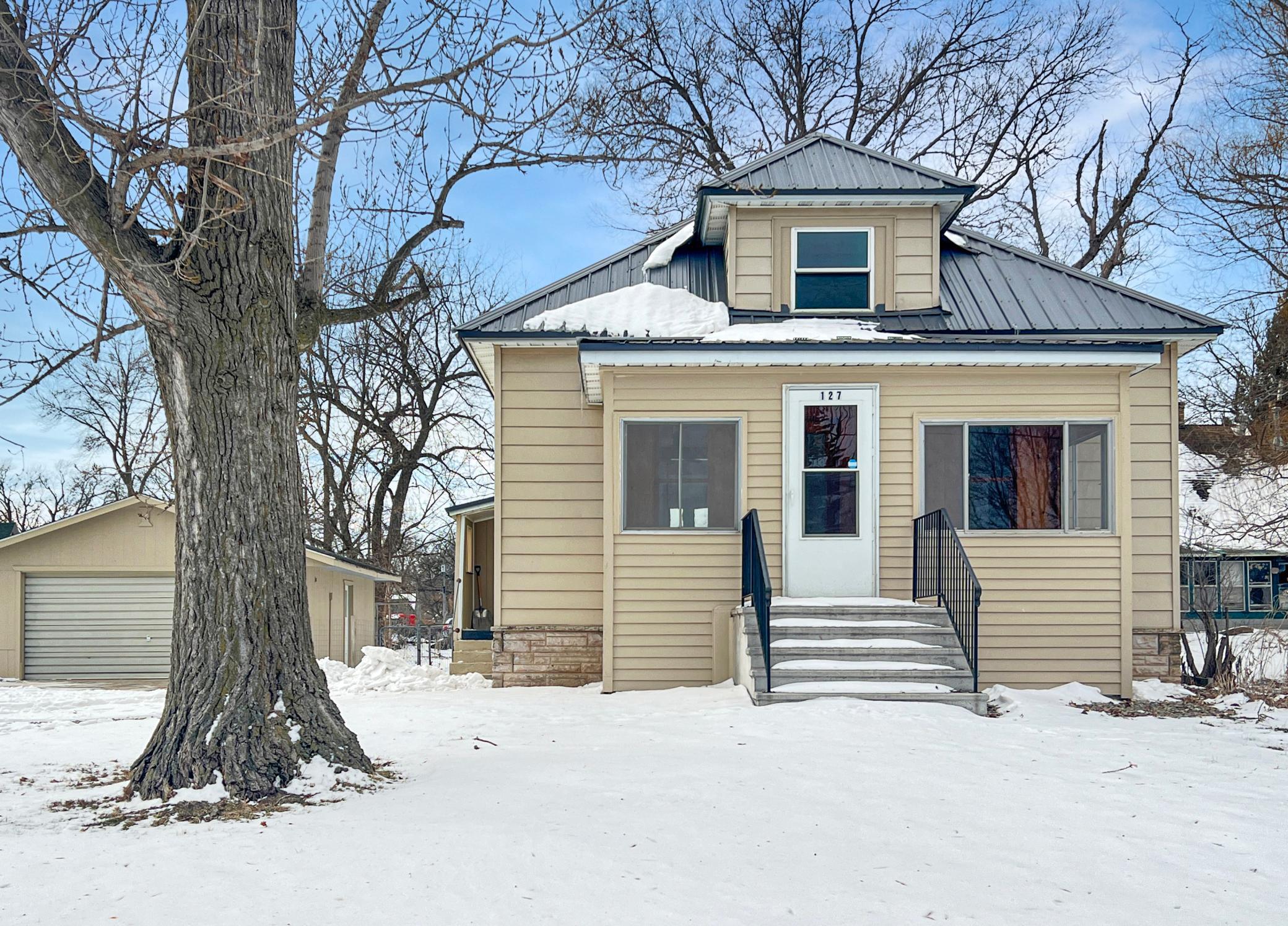 127 2nd St NW, Winnebago, MN 56098