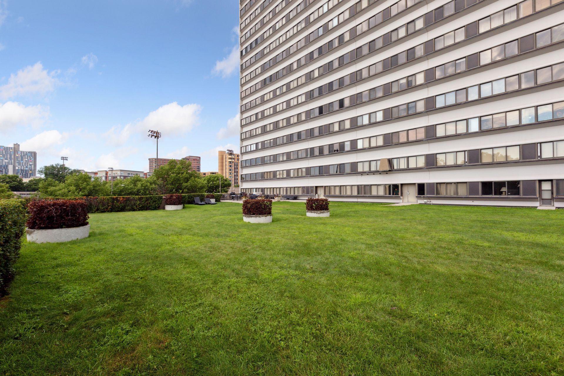 1920 S 1st St #707, Minneapolis, MN 55454