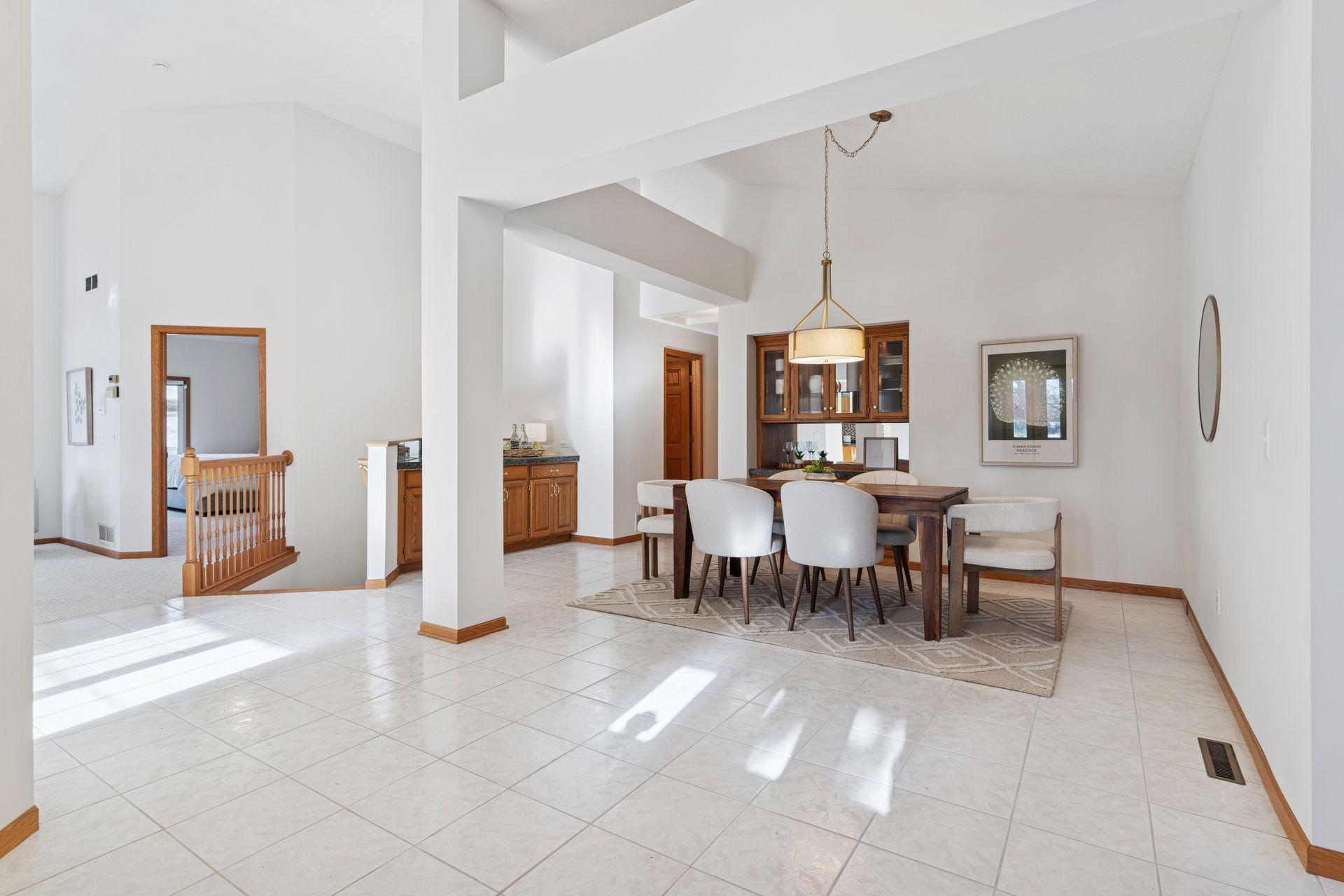 8592 Franlo Rd, Eden Prairie, MN 55344