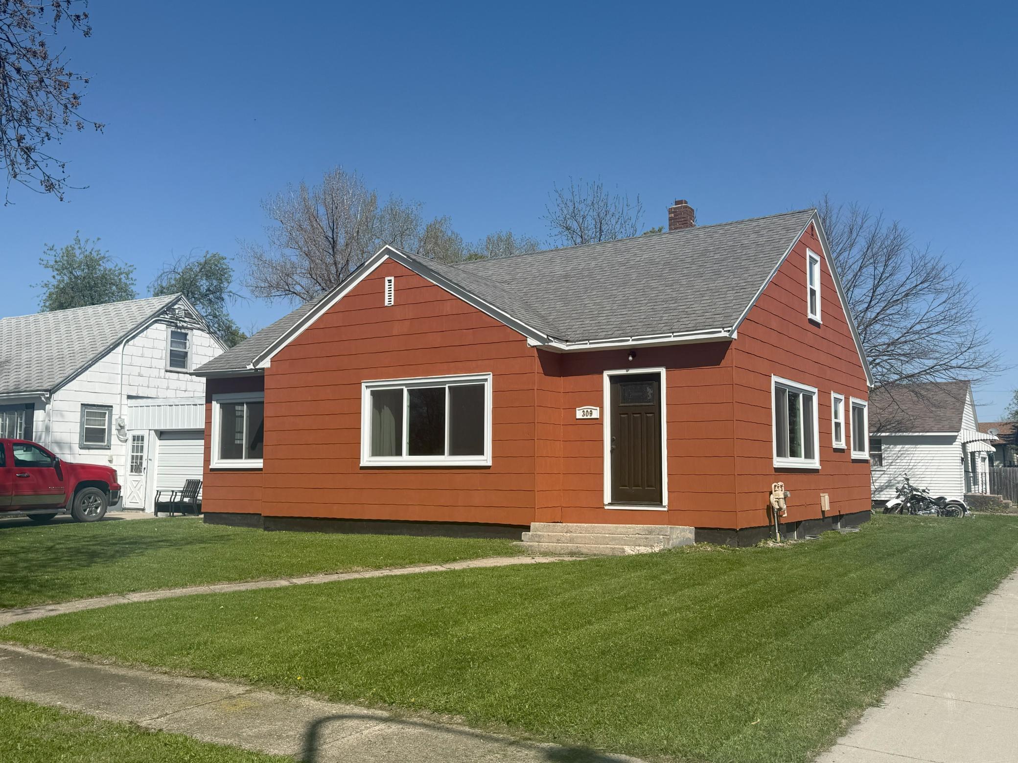 309 3rd Ave E, Ada, MN 56510