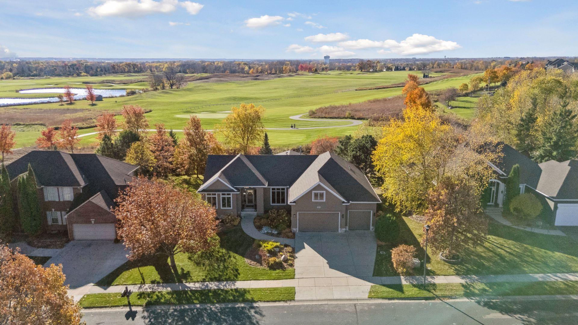 1207 Adrian Dr, Chaska, MN 55318