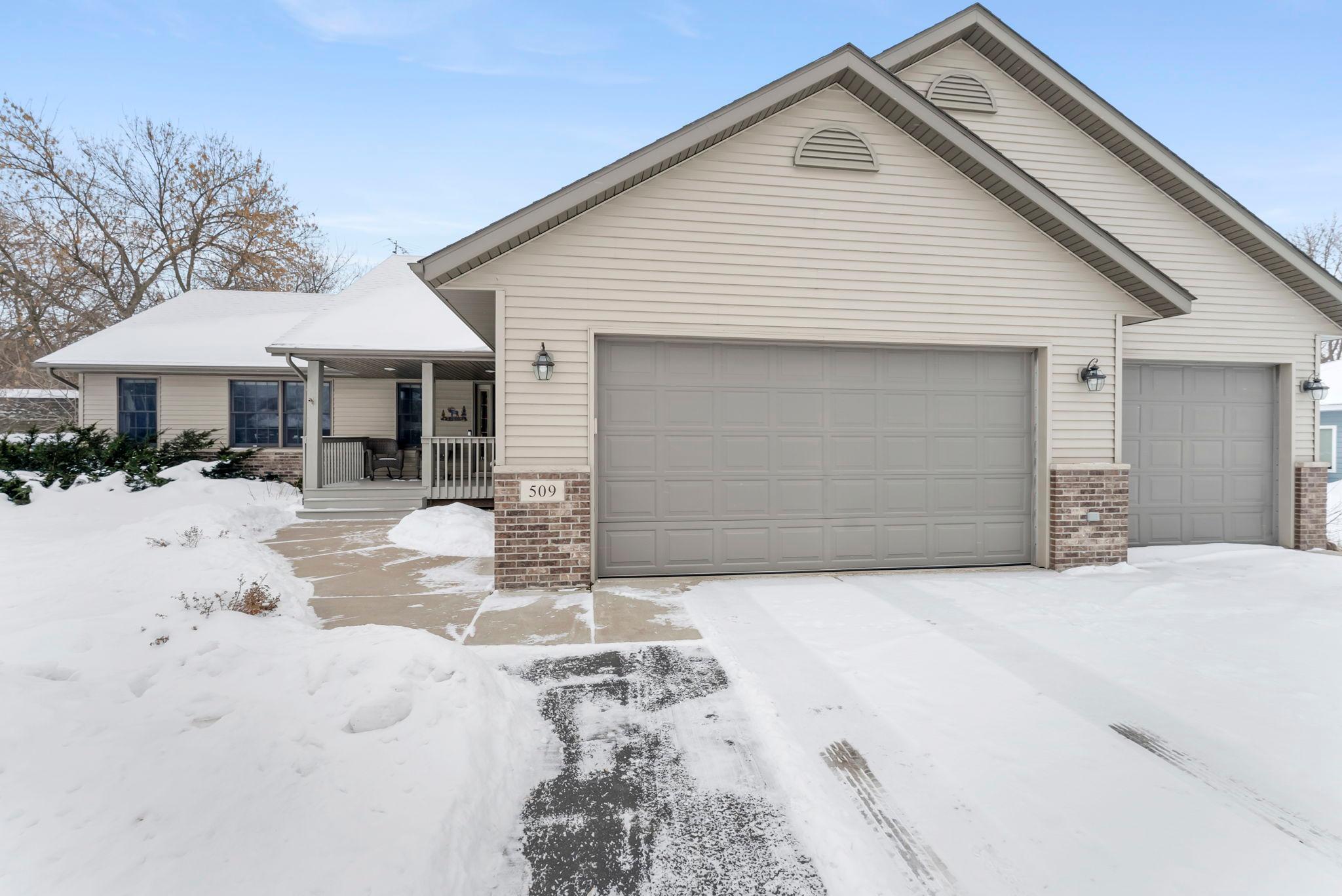 509 9th St SW, Braham, MN 55006