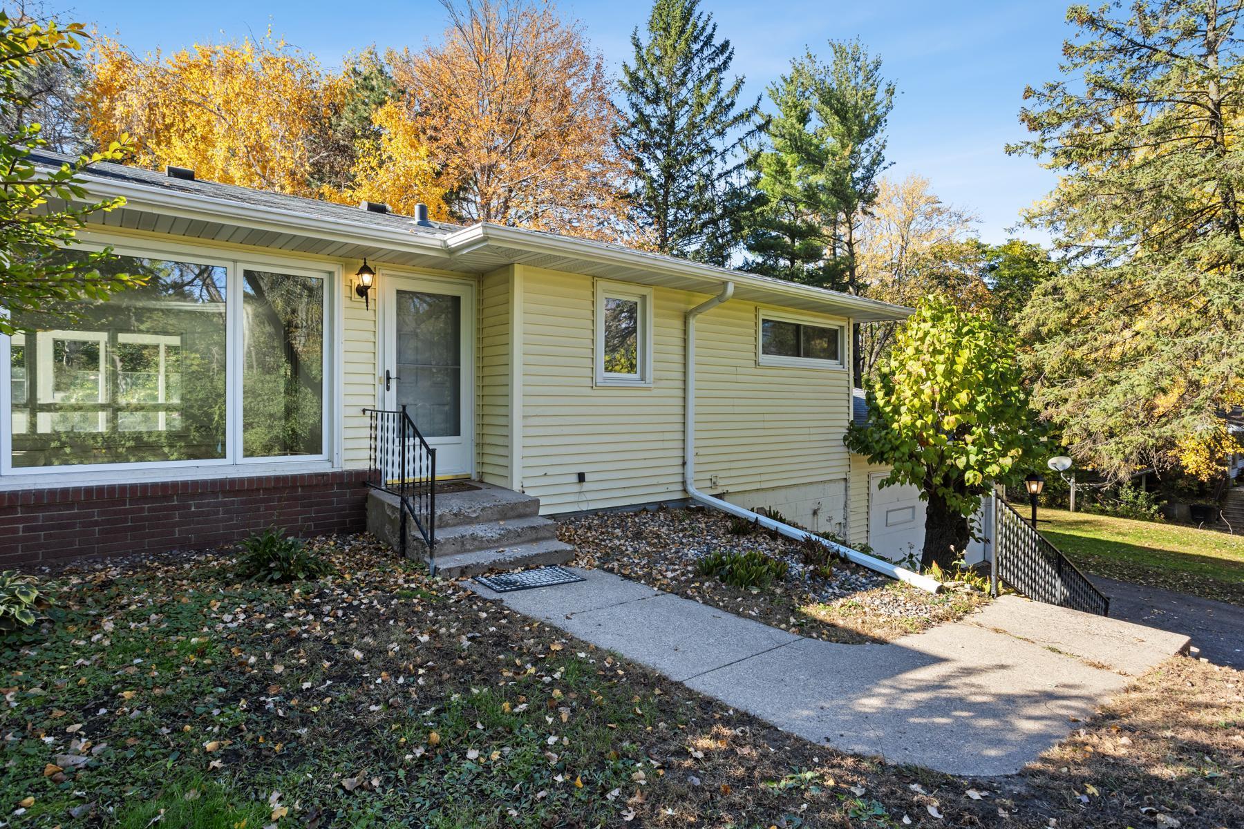 2381 Pagel Rd, Mendota Heights, MN 55120