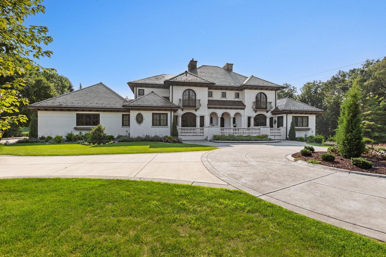 1560 Hunter Dr, Wayzata, MN 55391