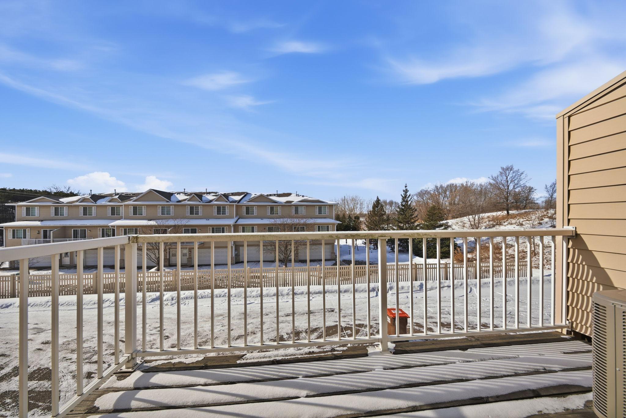 1579 County Road D E #E, Maplewood, MN 55109